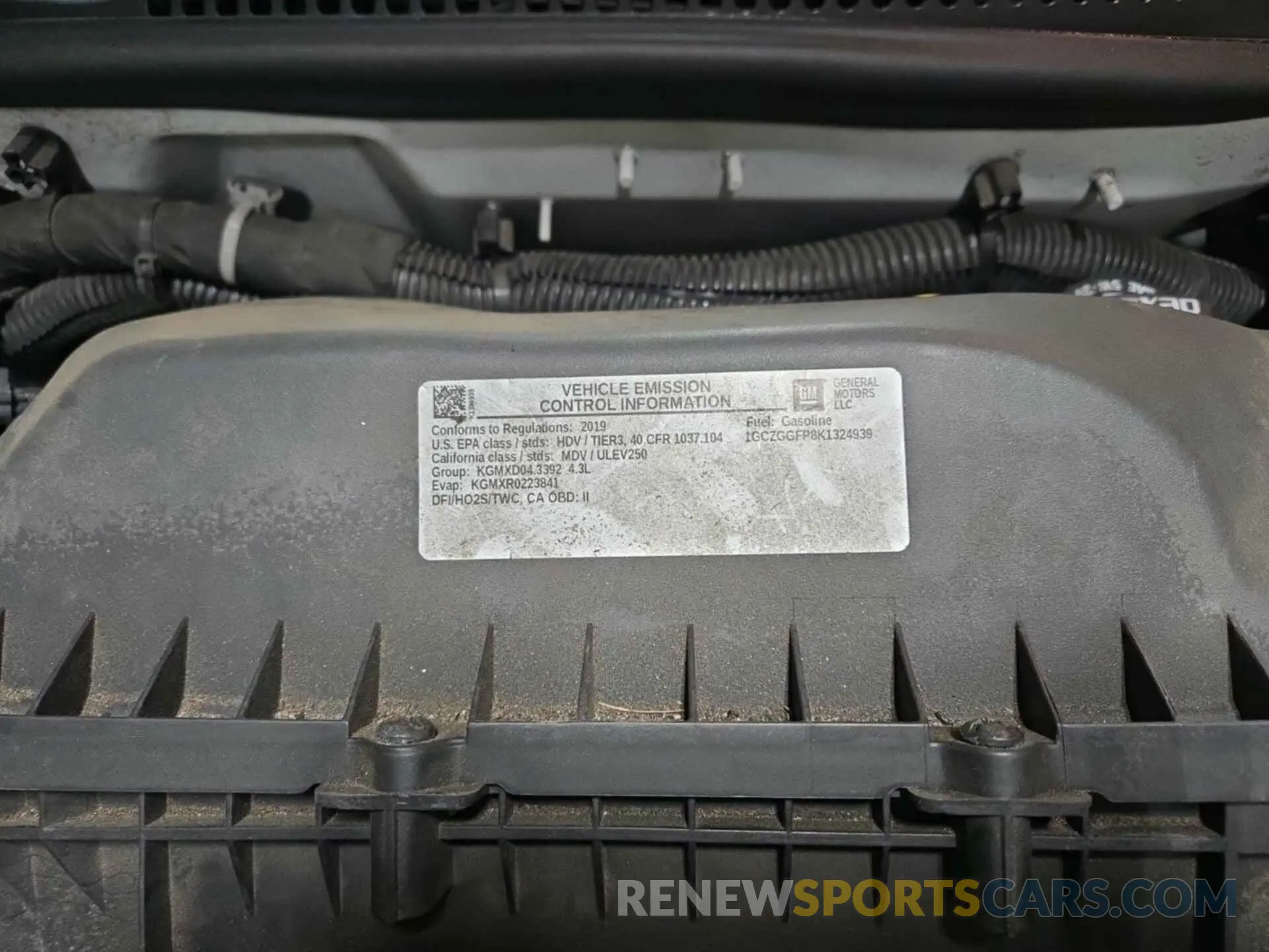 29 Photograph of a damaged car 1GCZGGFP8K1324939 CHEVROLET EXPRESS G3500 2019