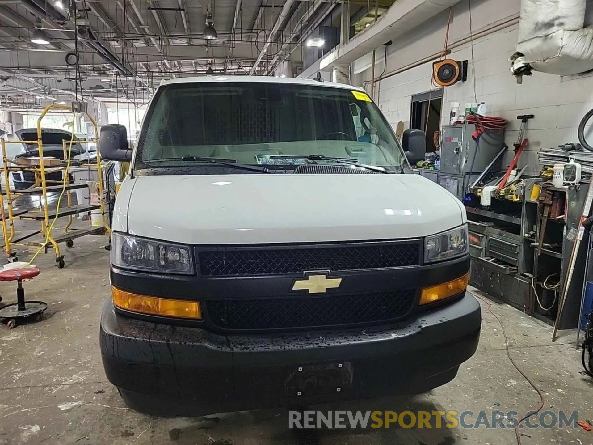 37 Photograph of a damaged car 1GCZGGFP8K1324939 CHEVROLET EXPRESS G3500 2019