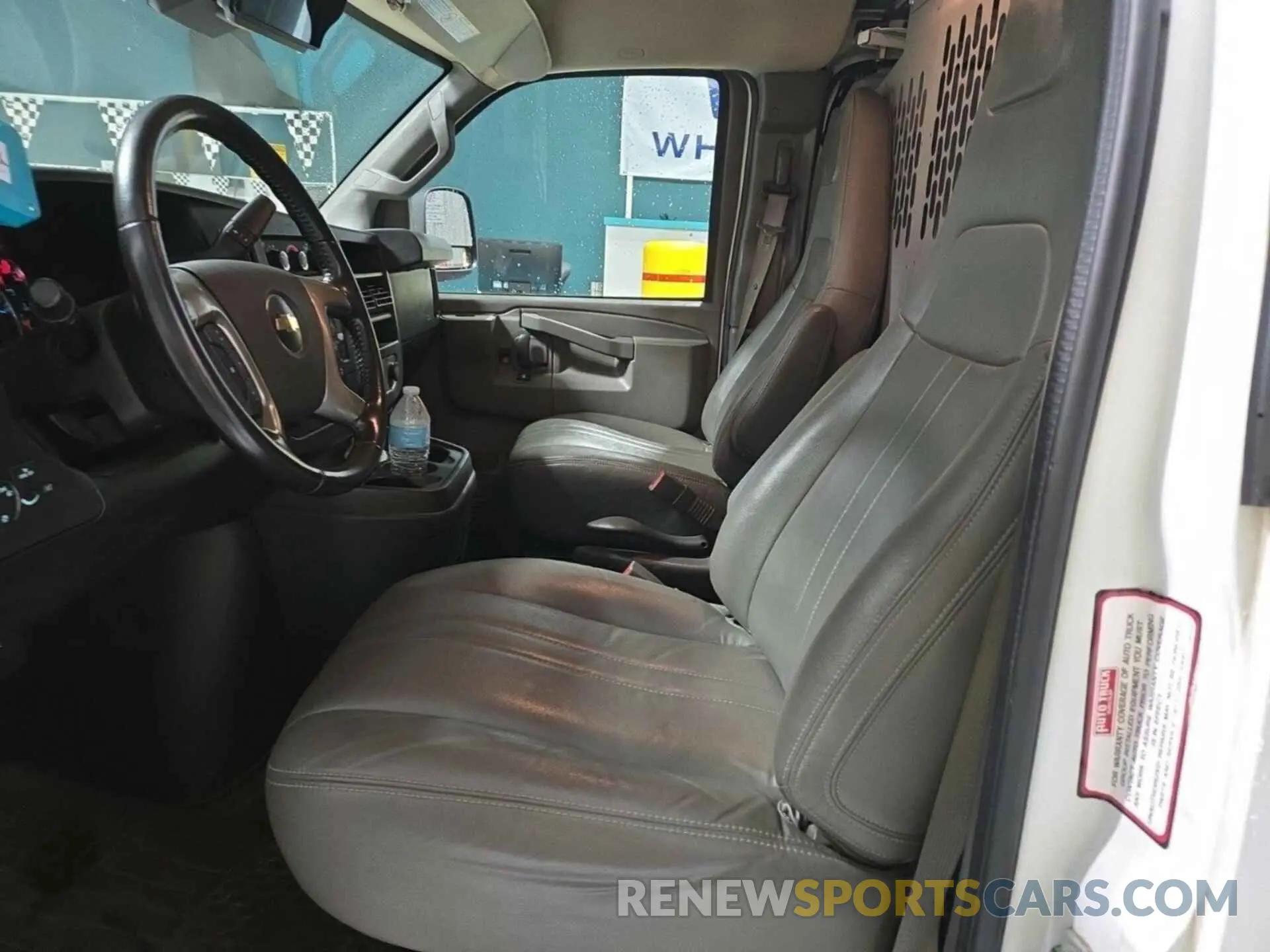 7 Photograph of a damaged car 1GCZGGFP8K1324939 CHEVROLET EXPRESS G3500 2019