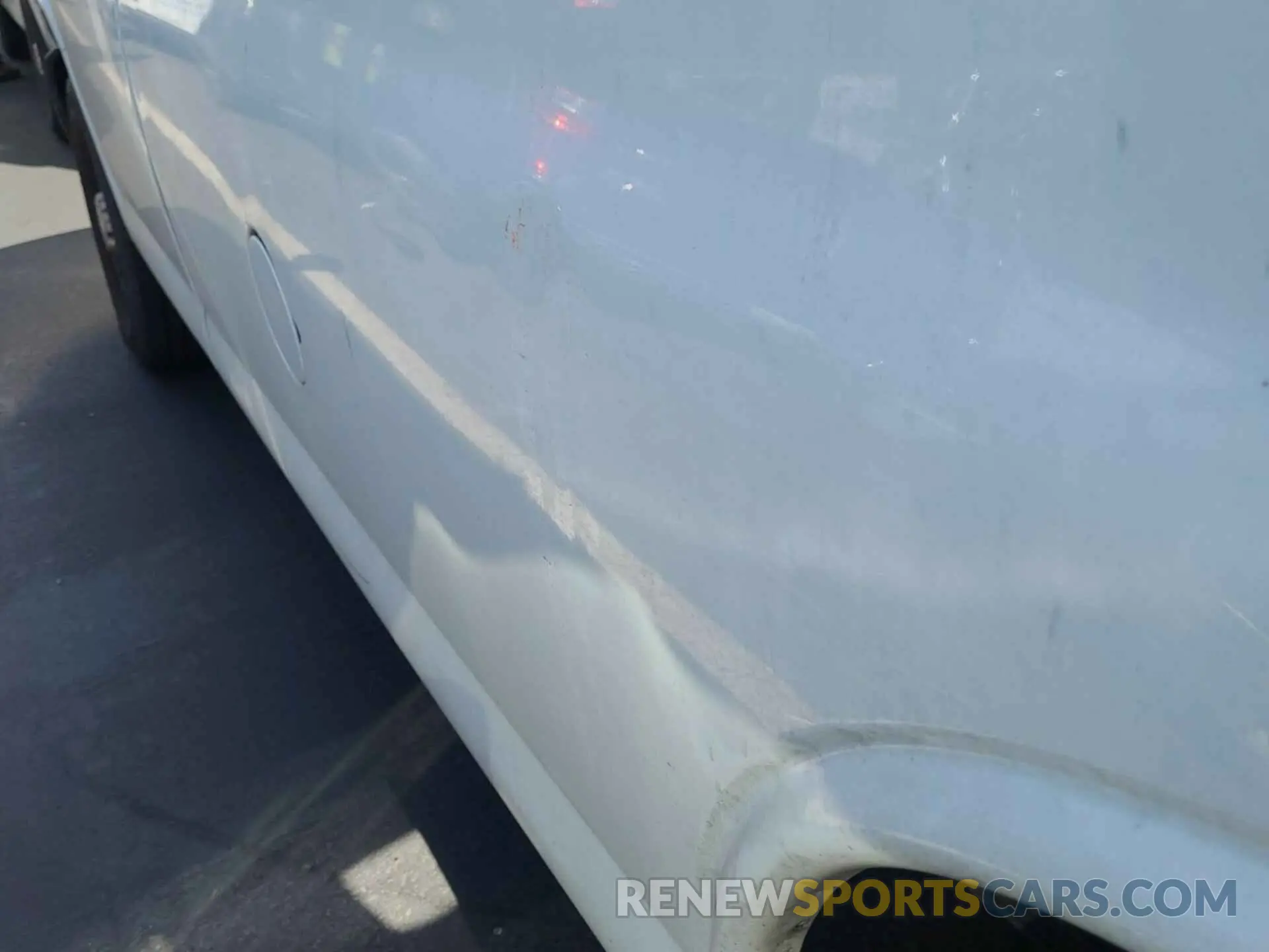 10 Photograph of a damaged car 1GCZGGFP7L1276769 CHEVROLET EXPRESS G3500 2020