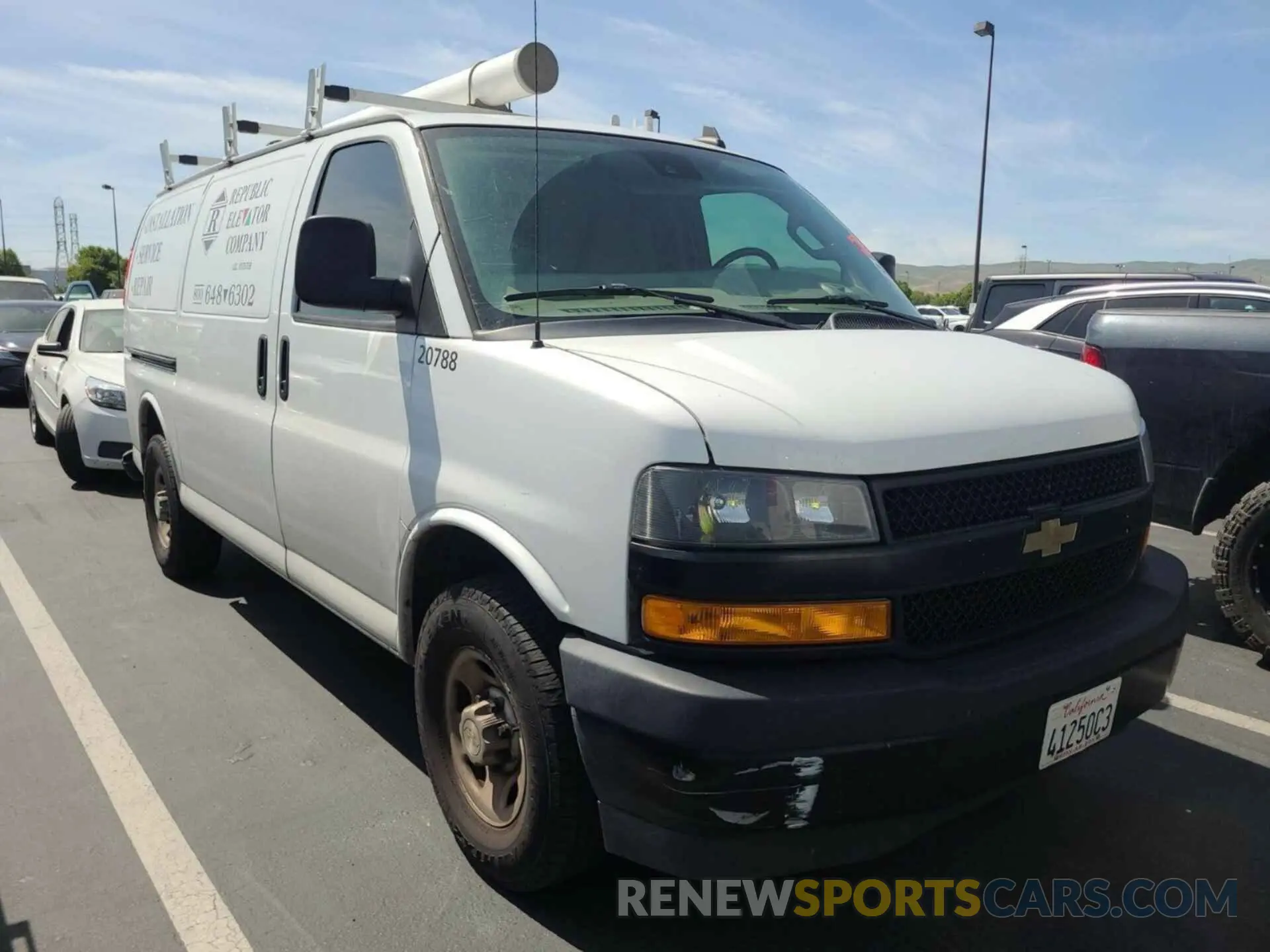 14 Photograph of a damaged car 1GCZGGFP7L1276769 CHEVROLET EXPRESS G3500 2020