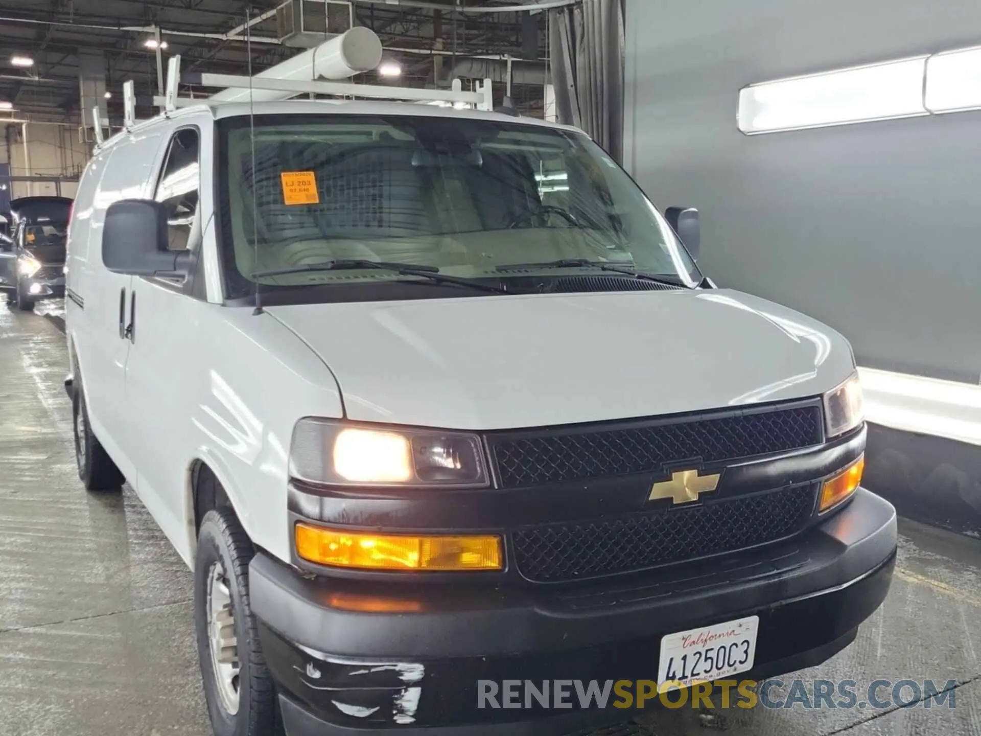 5 Photograph of a damaged car 1GCZGGFP7L1276769 CHEVROLET EXPRESS G3500 2020