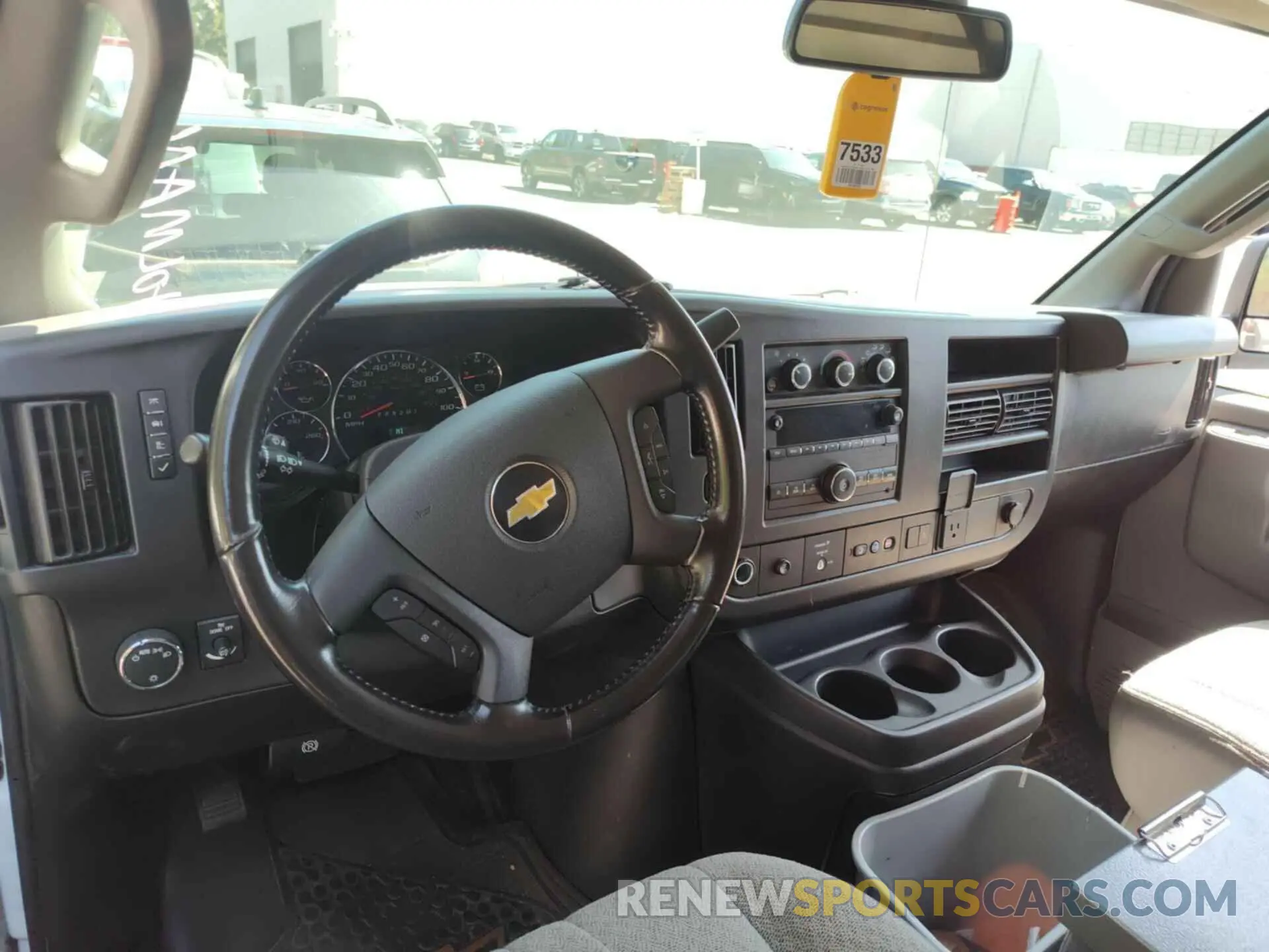 32 Photograph of a damaged car 1GCZGGFP8L1248799 CHEVROLET EXPRESS G3500 2020