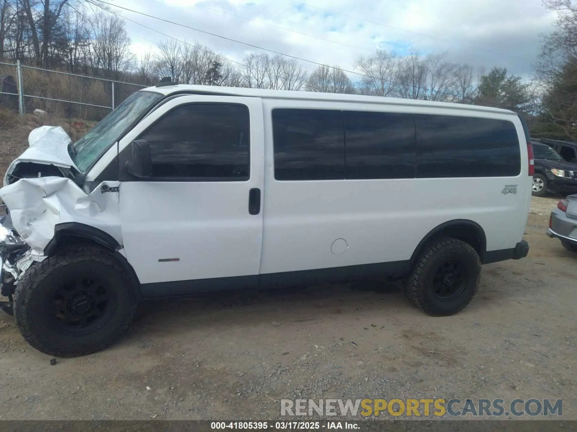 15 Photograph of a damaged car 1GAWGFF14L1153609 CHEVROLET EXPRESS PASSENGER 2020