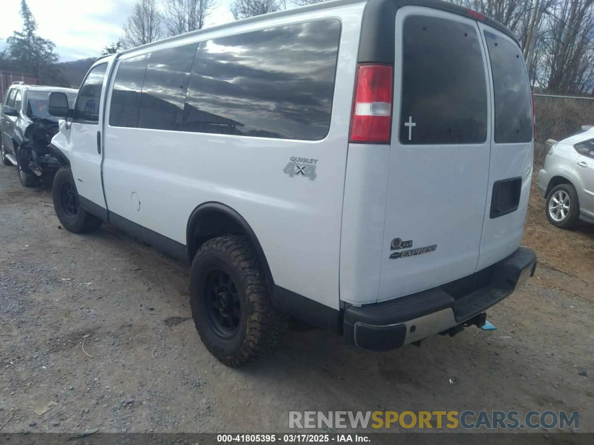 3 Photograph of a damaged car 1GAWGFF14L1153609 CHEVROLET EXPRESS PASSENGER 2020