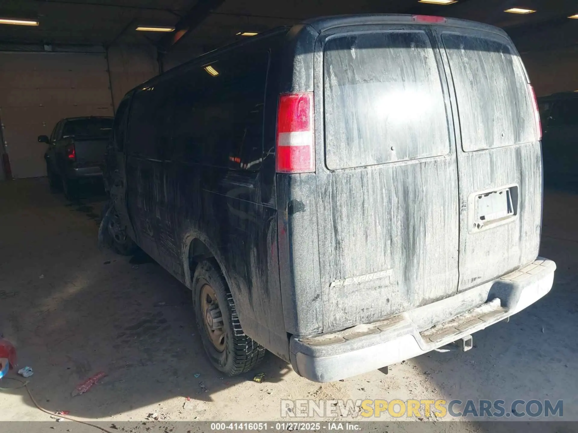 3 Photograph of a damaged car 1GAWGFFG2L1156920 CHEVROLET EXPRESS PASSENGER 2020