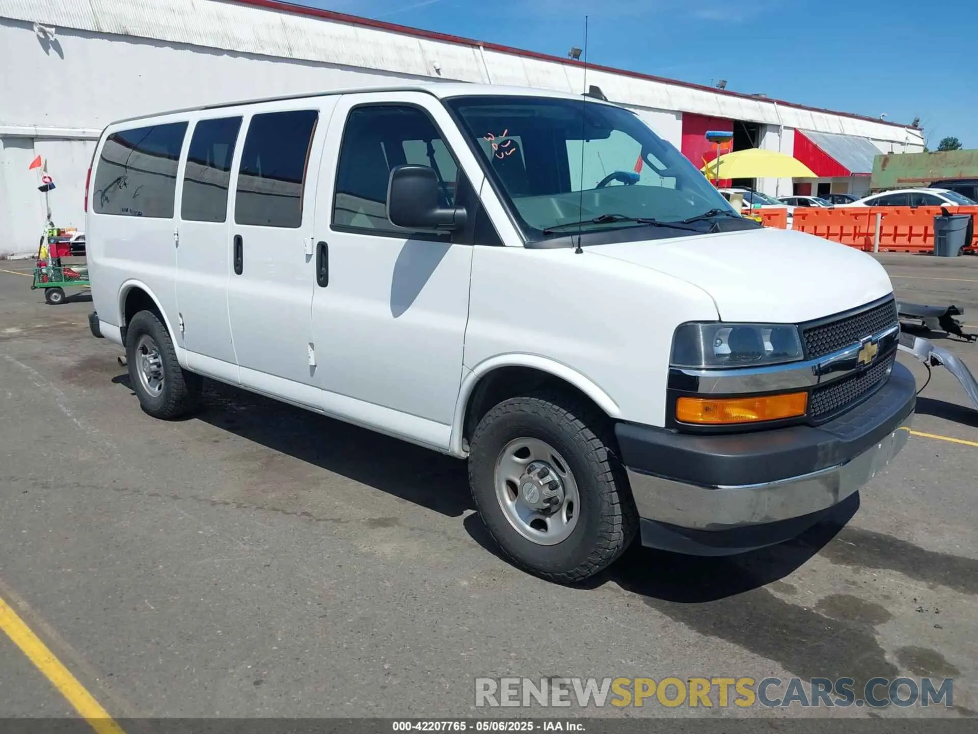 1 Photograph of a damaged car 1GAWGFFGXL1155840 CHEVROLET EXPRESS PASSENGER 2020