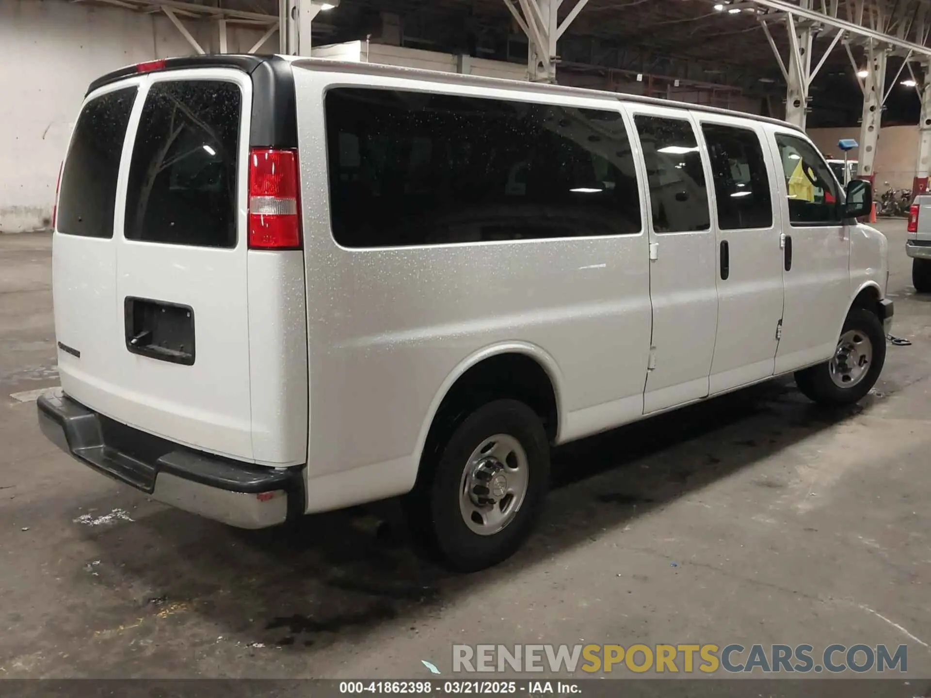 4 Photograph of a damaged car 1GAZGPFG7L1182805 CHEVROLET EXPRESS PASSENGER 2020
