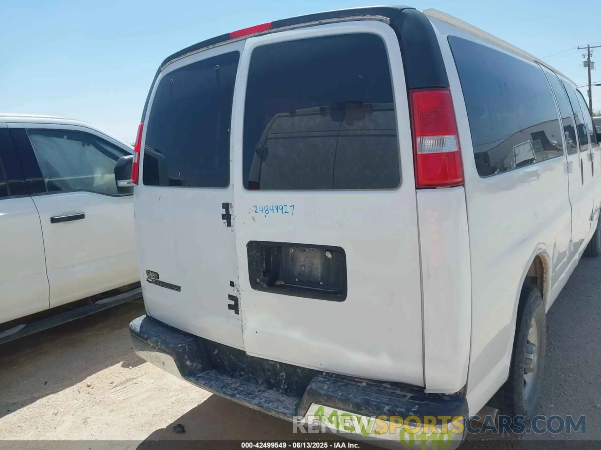16 Photograph of a damaged car 1GAZGPFP6L1230617 CHEVROLET EXPRESS PASSENGER 2020
