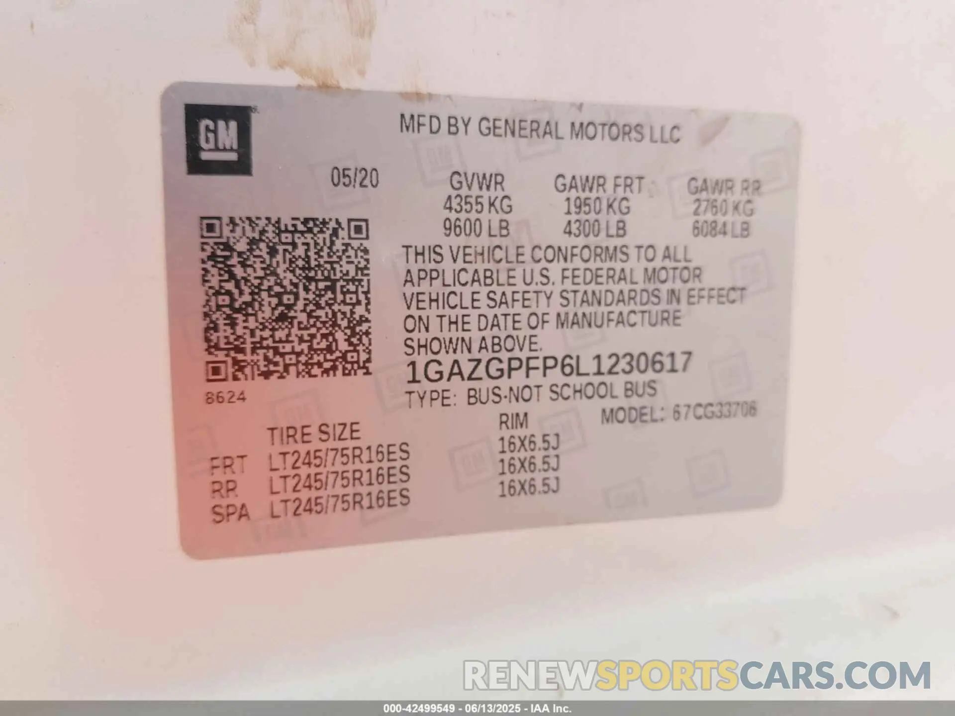 9 Photograph of a damaged car 1GAZGPFP6L1230617 CHEVROLET EXPRESS PASSENGER 2020