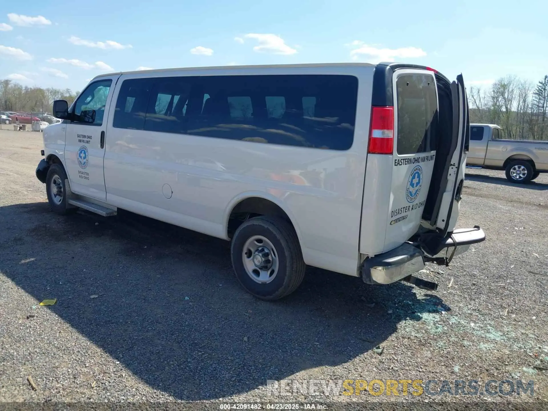 3 Photograph of a damaged car 1GAZGPF79M1309779 CHEVROLET EXPRESS PASSENGER 2021