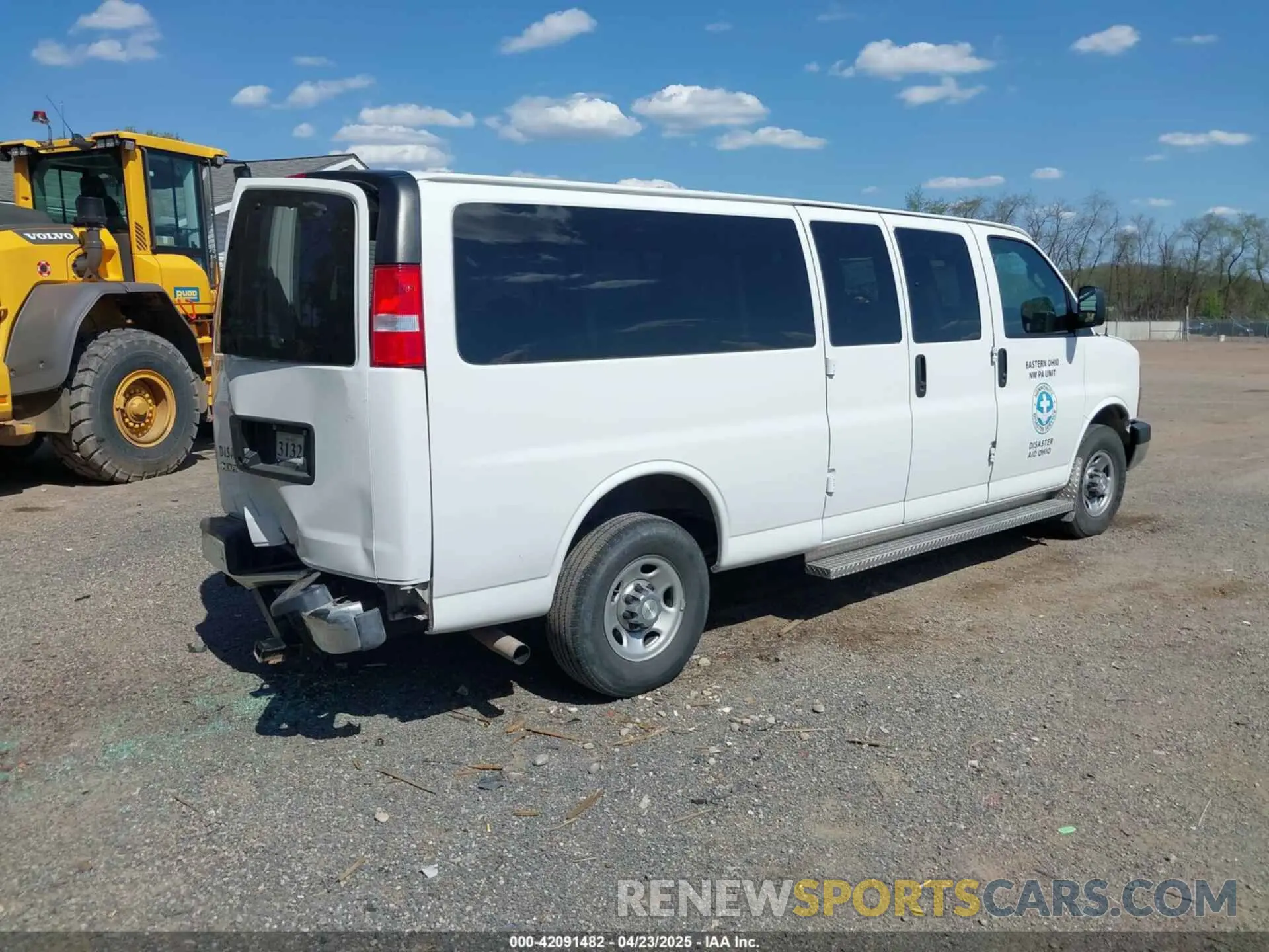 4 Photograph of a damaged car 1GAZGPF79M1309779 CHEVROLET EXPRESS PASSENGER 2021