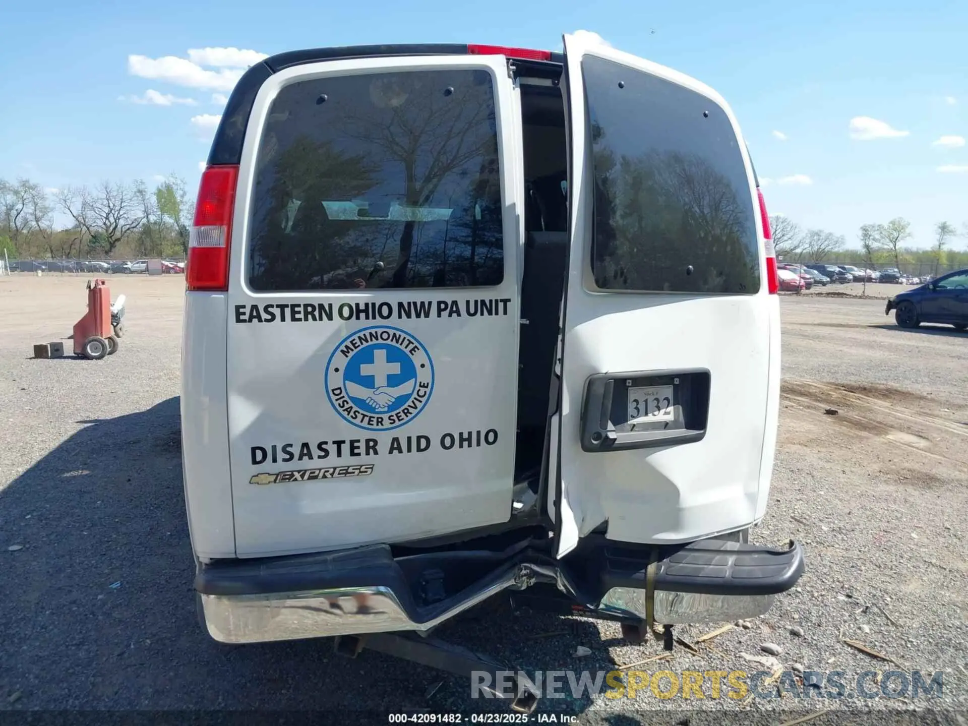 6 Photograph of a damaged car 1GAZGPF79M1309779 CHEVROLET EXPRESS PASSENGER 2021