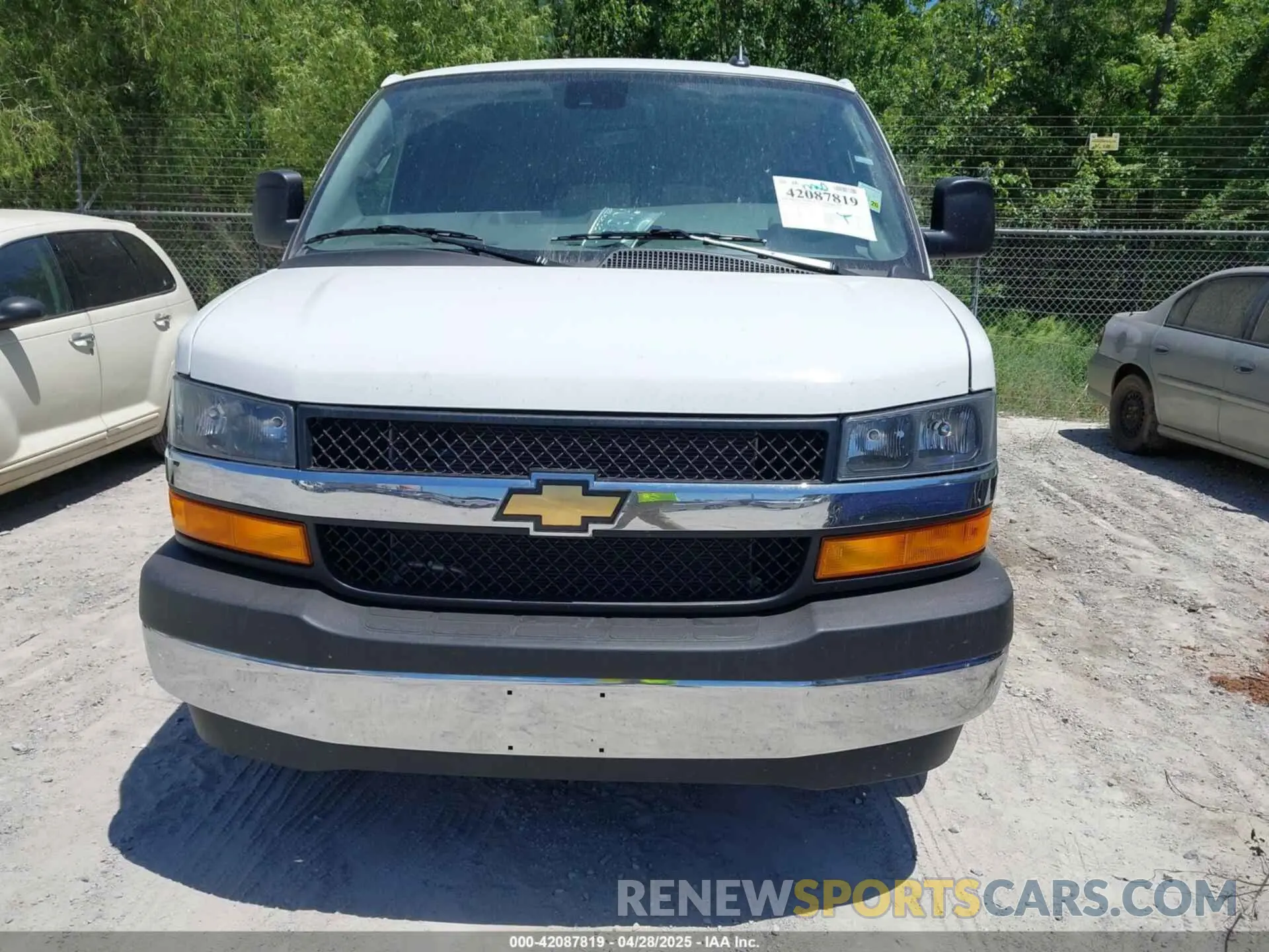 12 Photograph of a damaged car 1GAZGPF79S1100720 CHEVROLET EXPRESS PASSENGER 2025