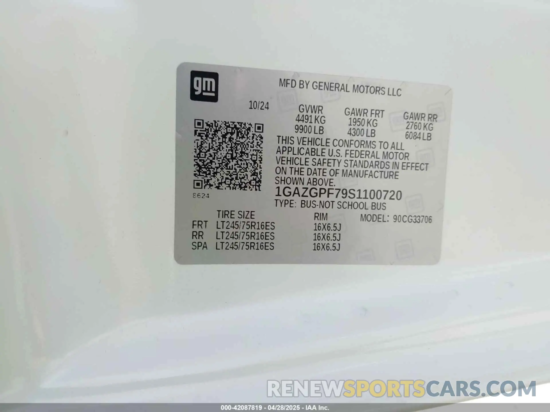 9 Photograph of a damaged car 1GAZGPF79S1100720 CHEVROLET EXPRESS PASSENGER 2025