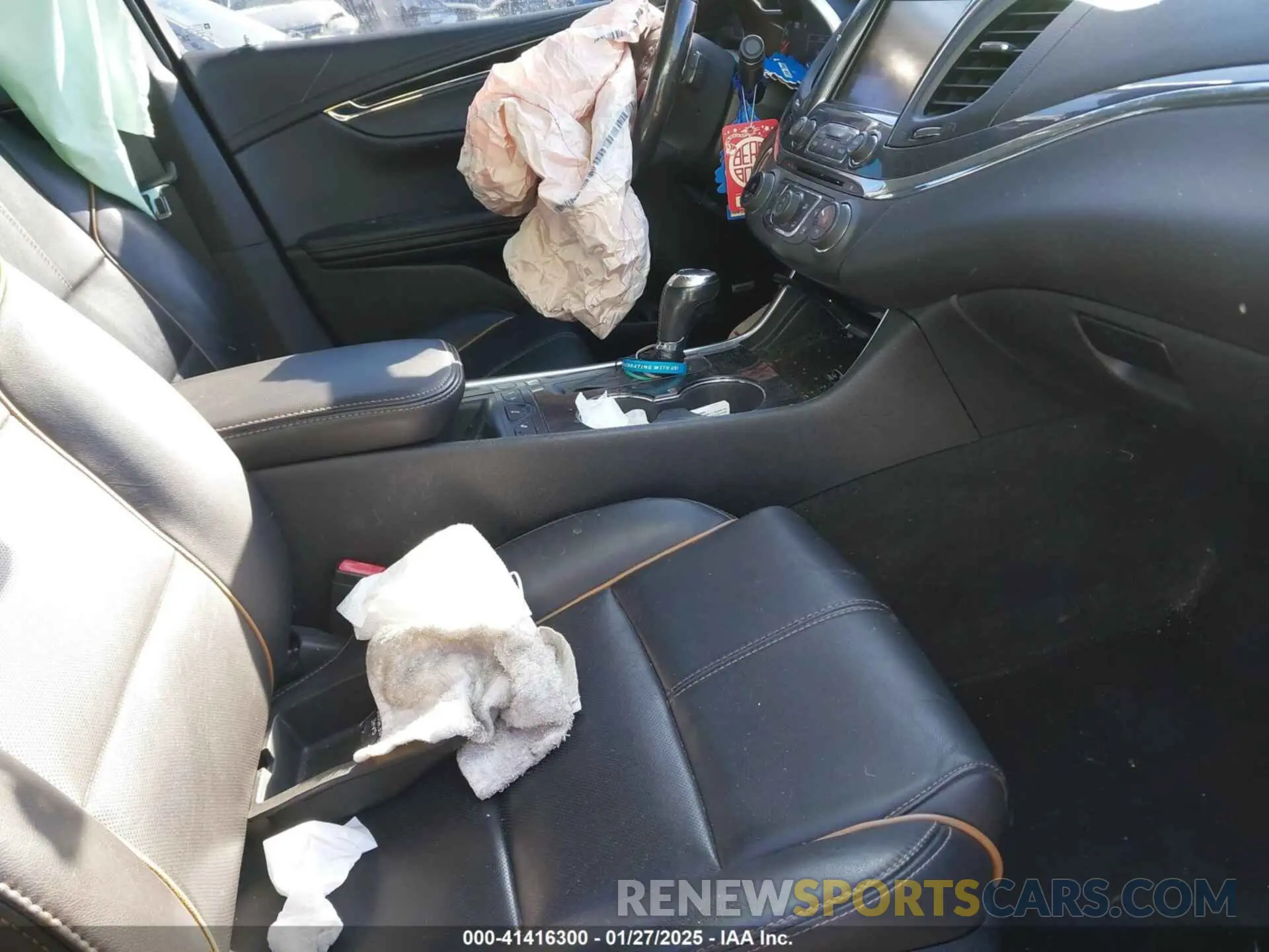 5 Photograph of a damaged car 1G1105S32KU106396 CHEVROLET IMPALA 2019