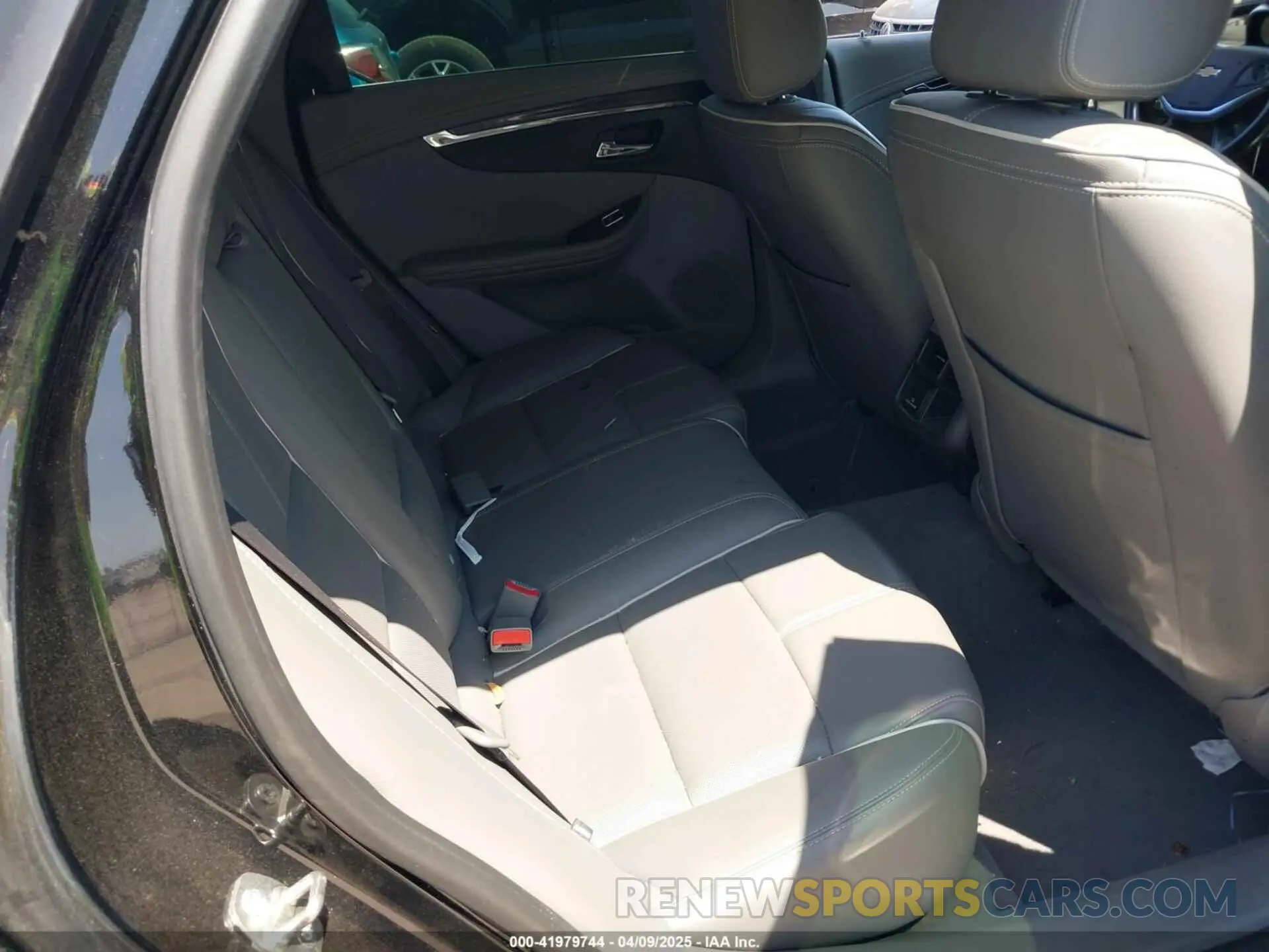 8 Photograph of a damaged car 1G1105S35KU119661 CHEVROLET IMPALA 2019