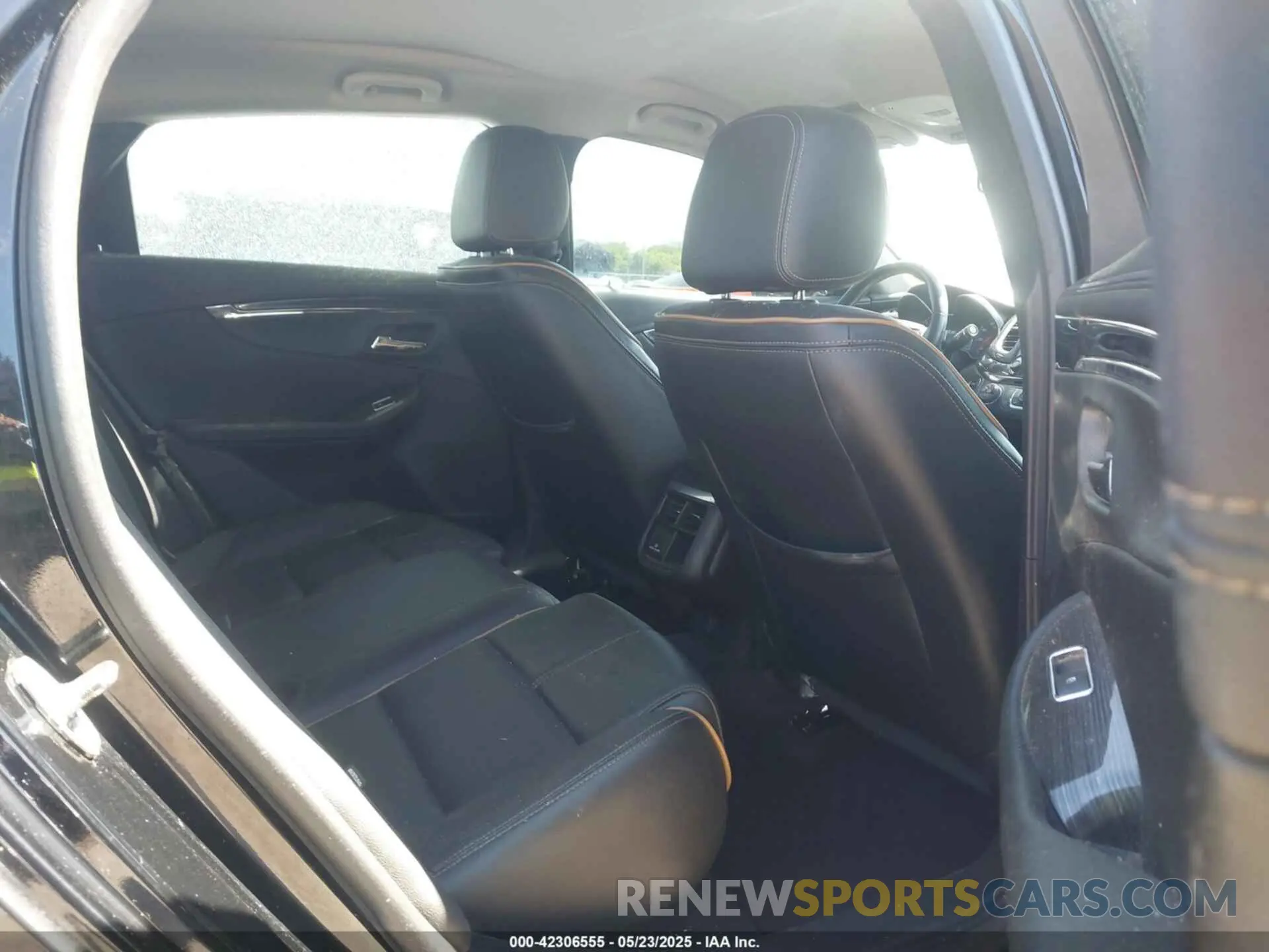 8 Photograph of a damaged car 1G1105S35KU137402 CHEVROLET IMPALA 2019
