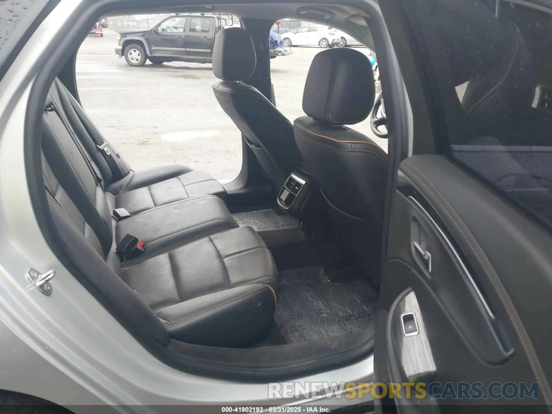 8 Photograph of a damaged car 1G1105S37KU142374 CHEVROLET IMPALA 2019