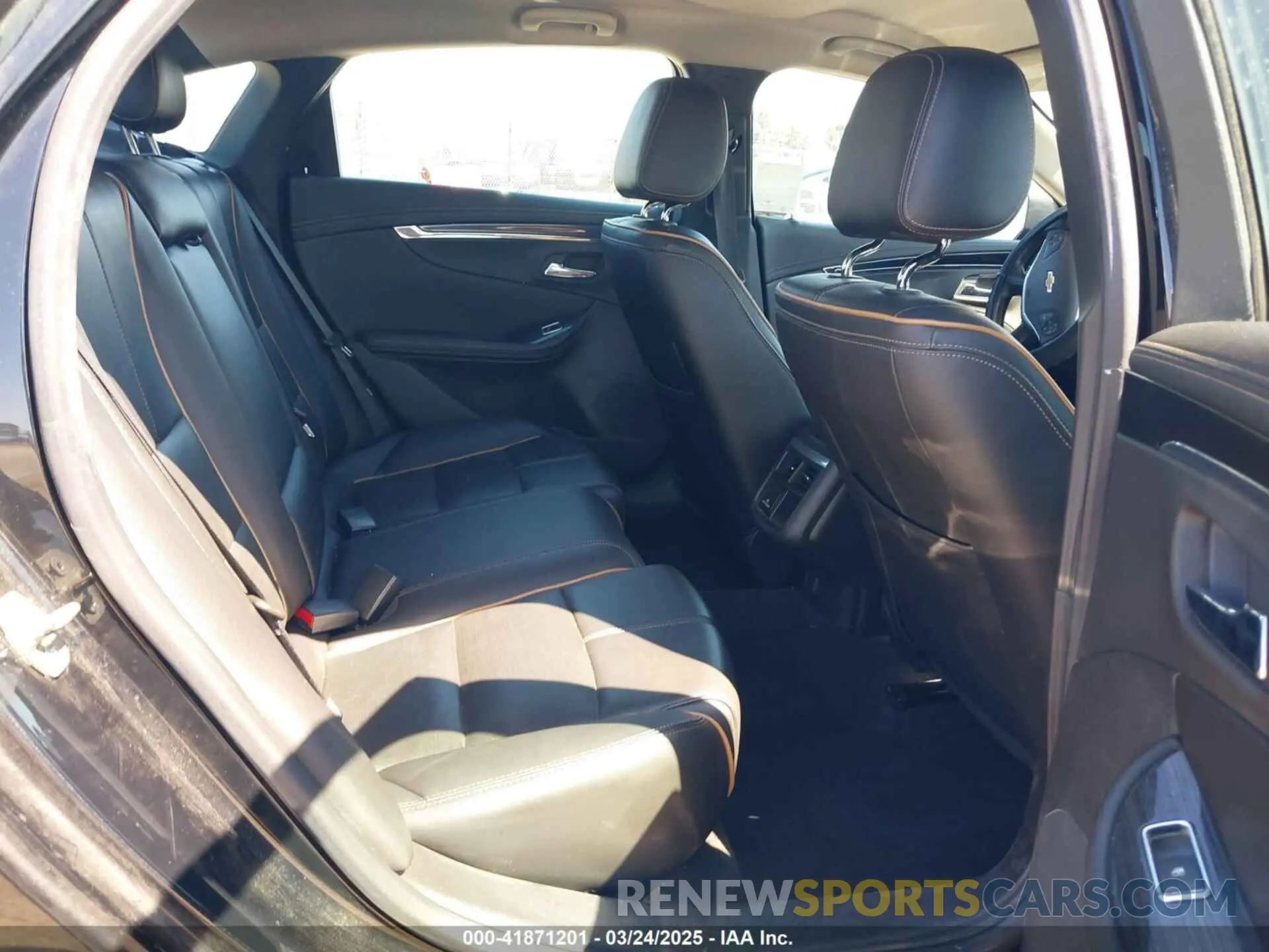 8 Photograph of a damaged car 1G1105S38KU113577 CHEVROLET IMPALA 2019