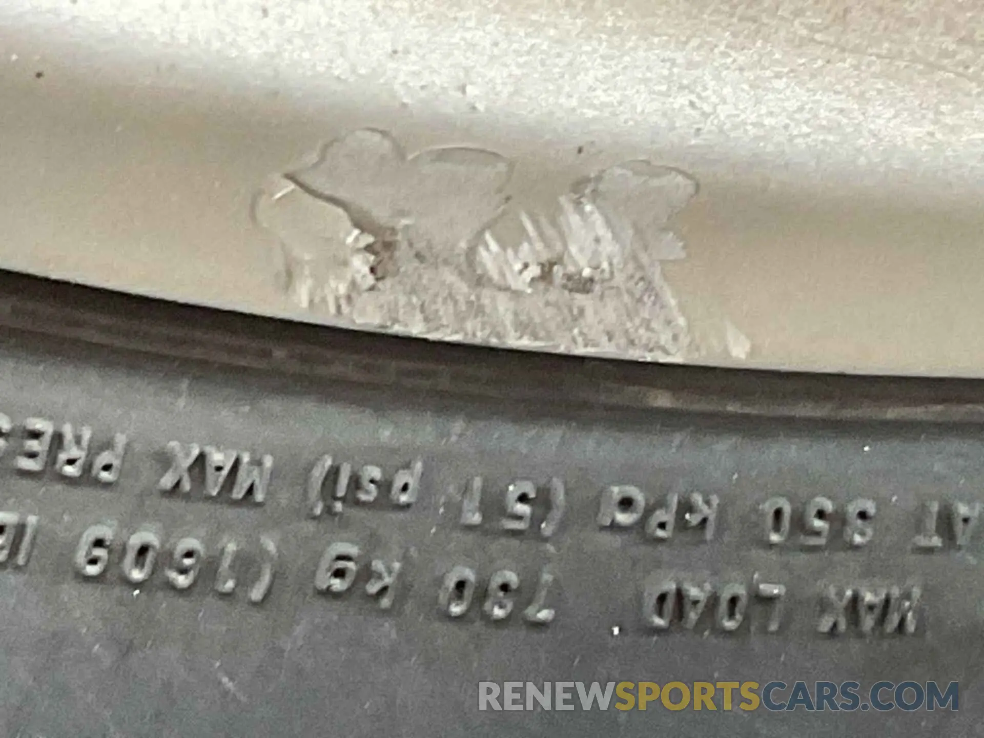 10 Photograph of a damaged car 1G11Z5S33KU102735 CHEVROLET IMPALA 2019