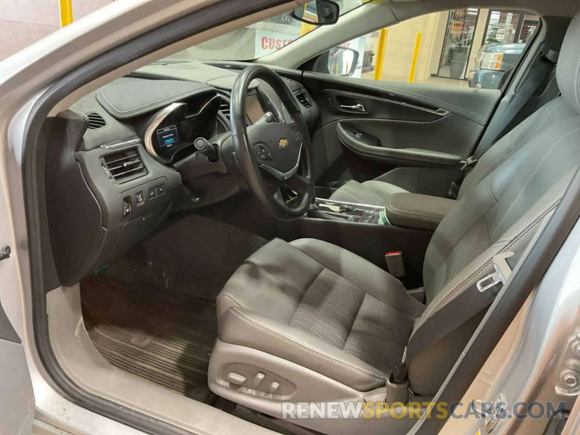 33 Photograph of a damaged car 1G11Z5S33KU102735 CHEVROLET IMPALA 2019