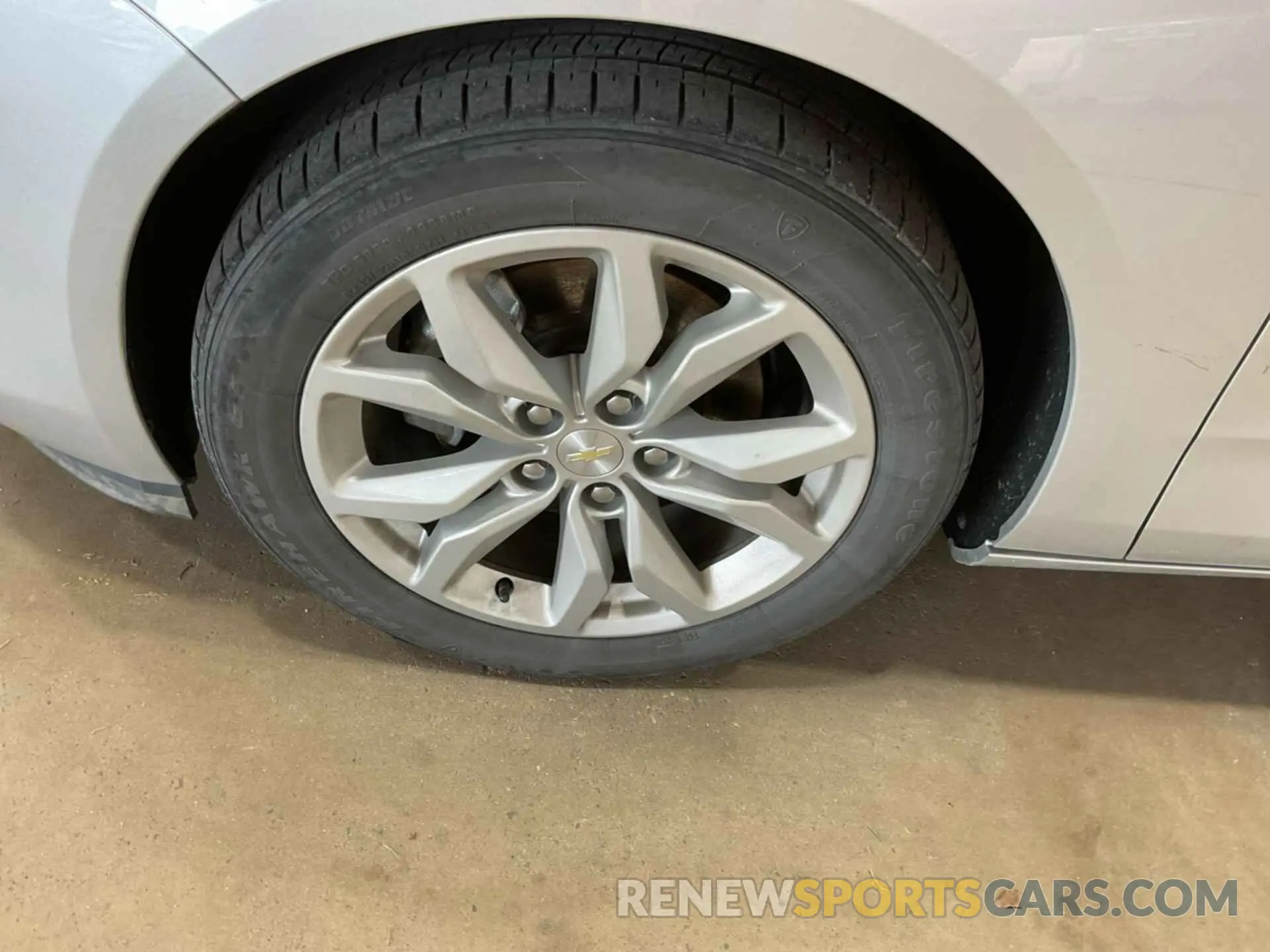 34 Photograph of a damaged car 1G11Z5S33KU102735 CHEVROLET IMPALA 2019