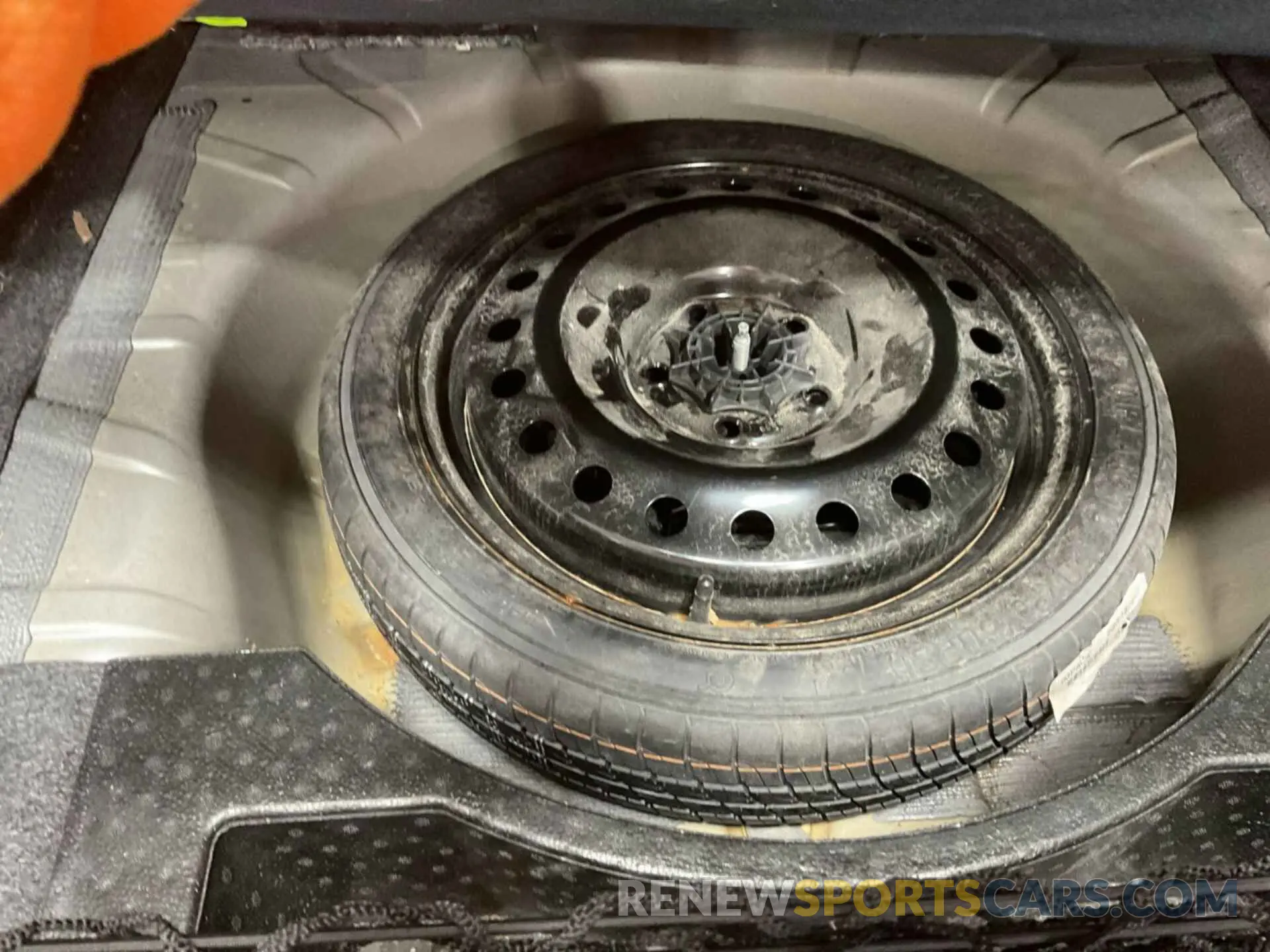 4 Photograph of a damaged car 1G11Z5S33KU102735 CHEVROLET IMPALA 2019