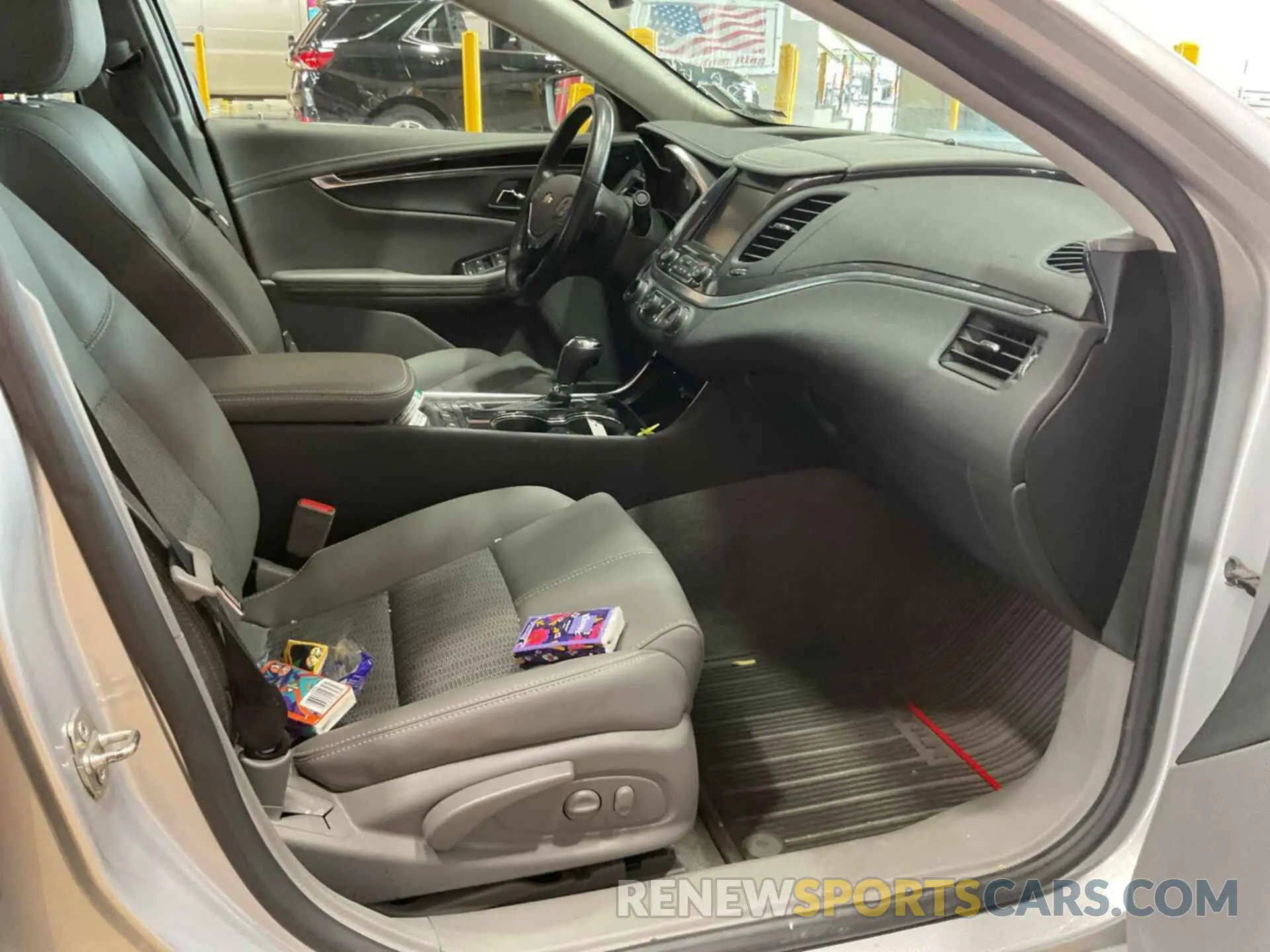 5 Photograph of a damaged car 1G11Z5S33KU102735 CHEVROLET IMPALA 2019