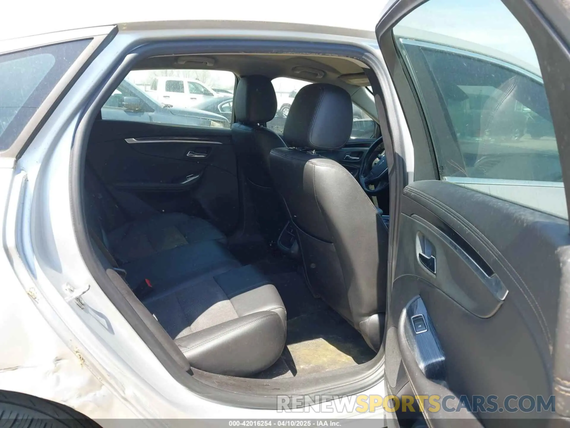 8 Photograph of a damaged car 1G11Z5S34KU102047 CHEVROLET IMPALA 2019
