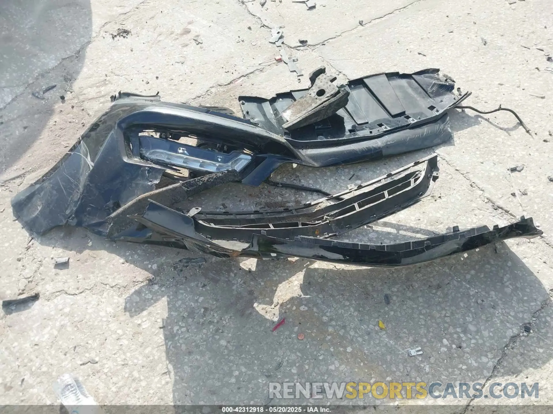 12 Photograph of a damaged car 1G11Z5S34KU118345 CHEVROLET IMPALA 2019