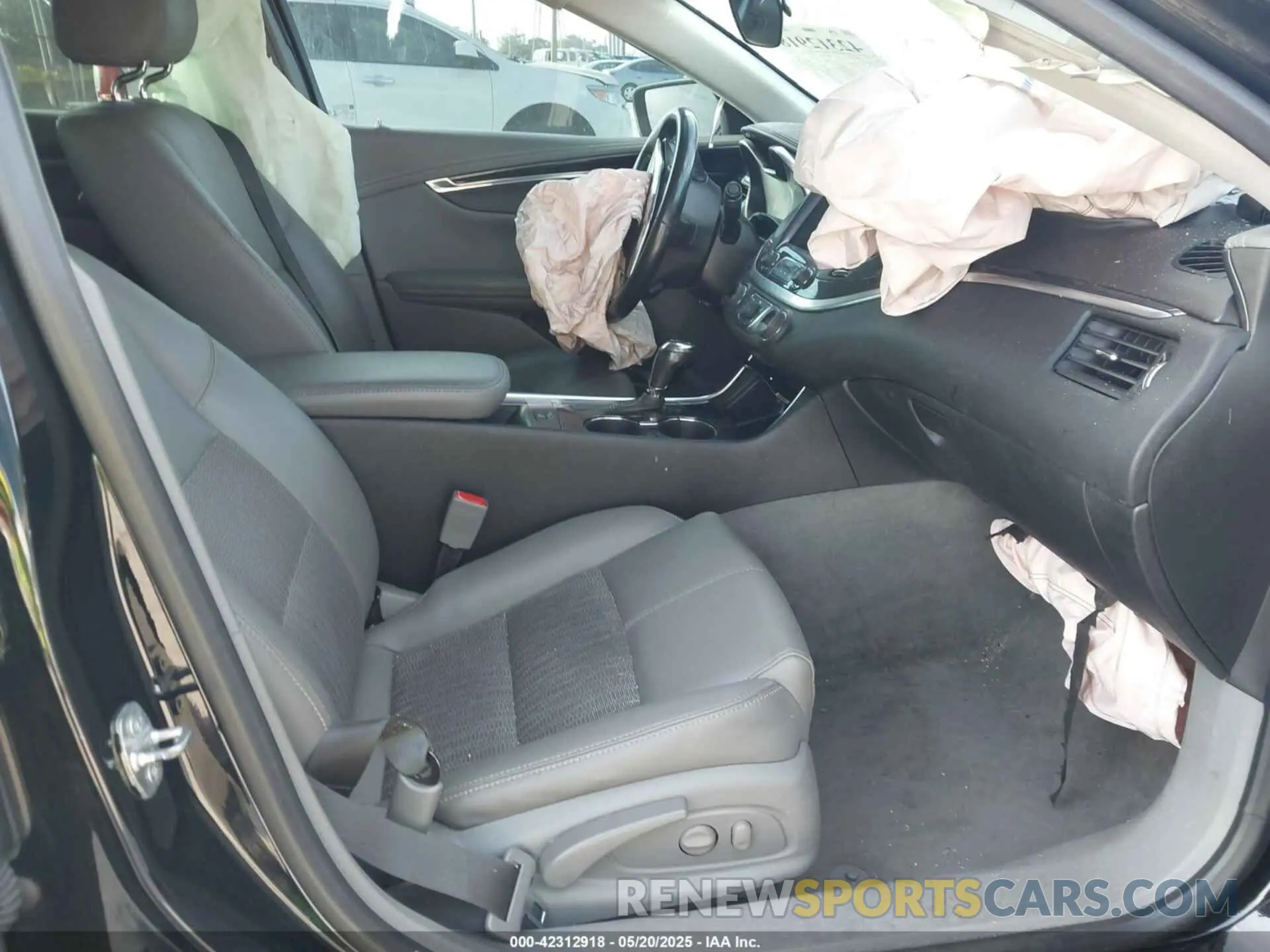 5 Photograph of a damaged car 1G11Z5S34KU118345 CHEVROLET IMPALA 2019