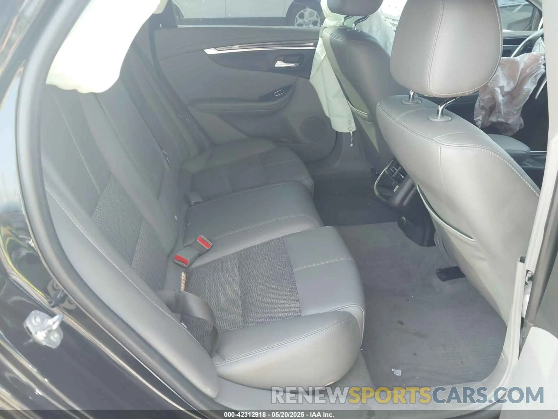8 Photograph of a damaged car 1G11Z5S34KU118345 CHEVROLET IMPALA 2019