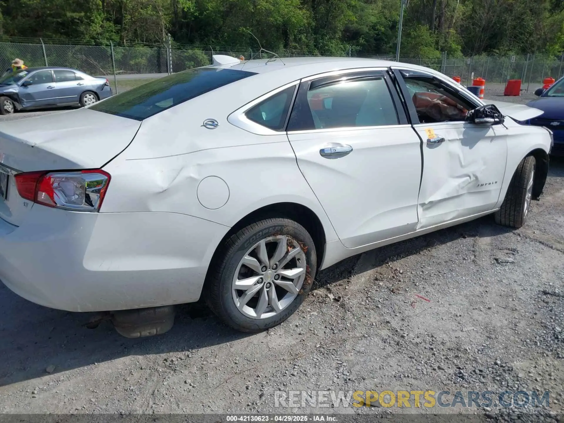 4 Photograph of a damaged car 1G11Z5S35KU104647 CHEVROLET IMPALA 2019