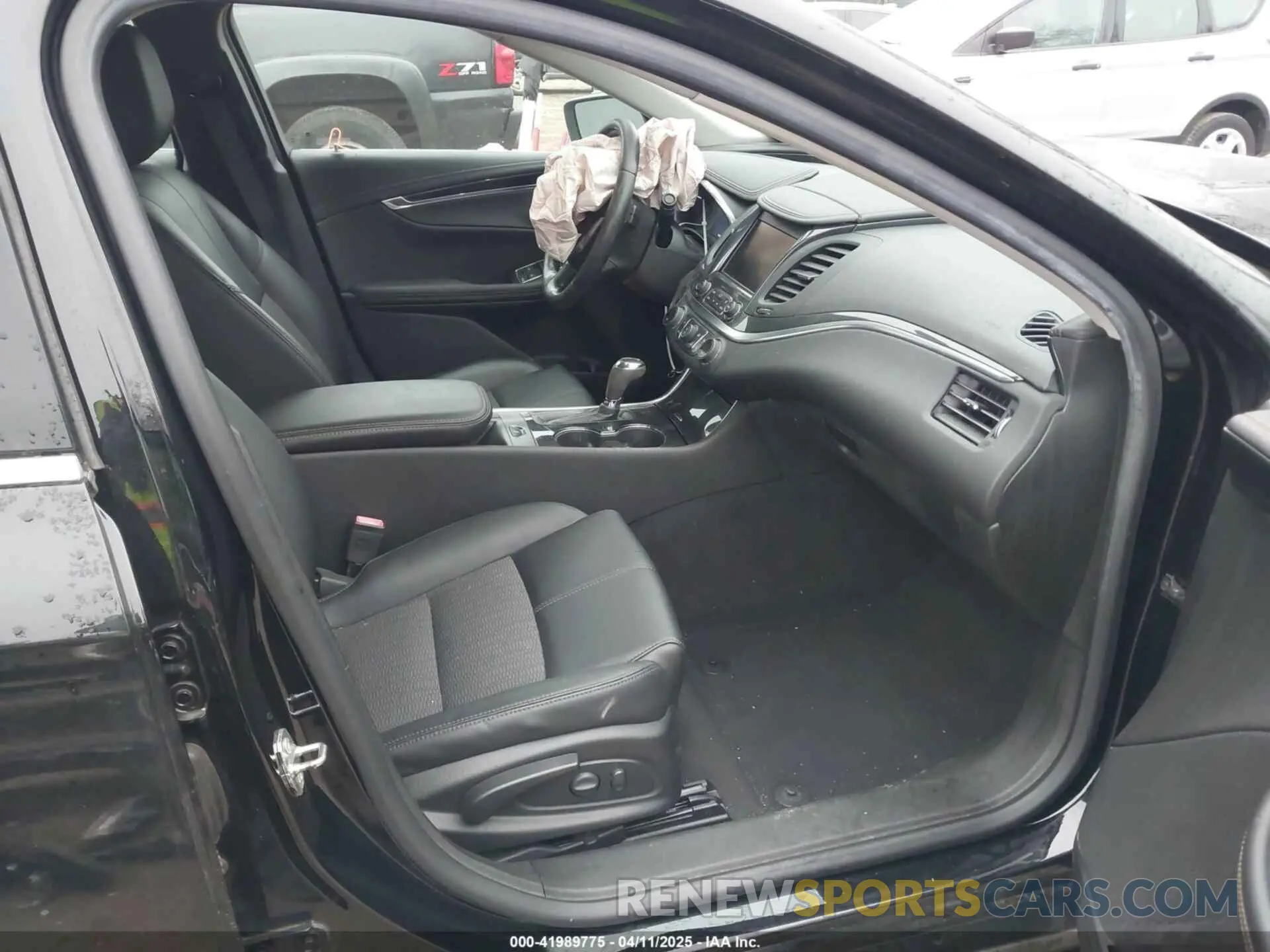 5 Photograph of a damaged car 1G11Z5S36KU104463 CHEVROLET IMPALA 2019