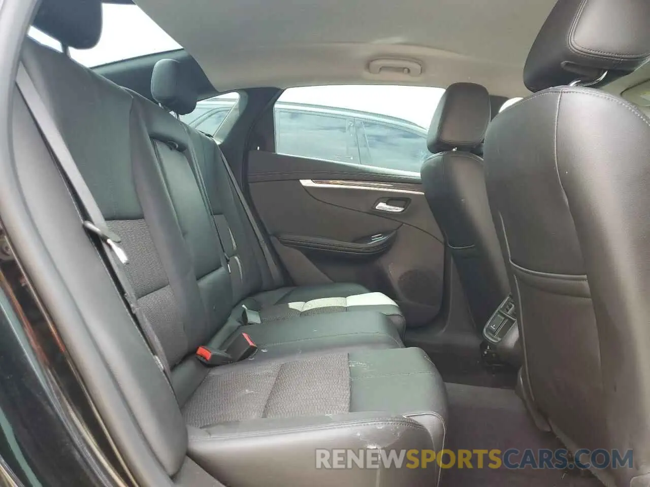 10 Photograph of a damaged car 1G11Z5S39KU121807 CHEVROLET IMPALA 2019