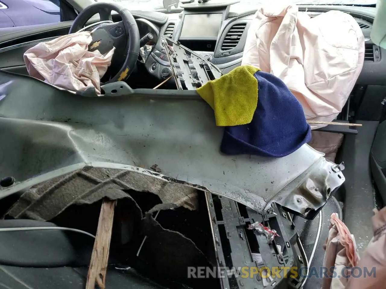 8 Photograph of a damaged car 1G11Z5SA5KU136139 CHEVROLET IMPALA 2019