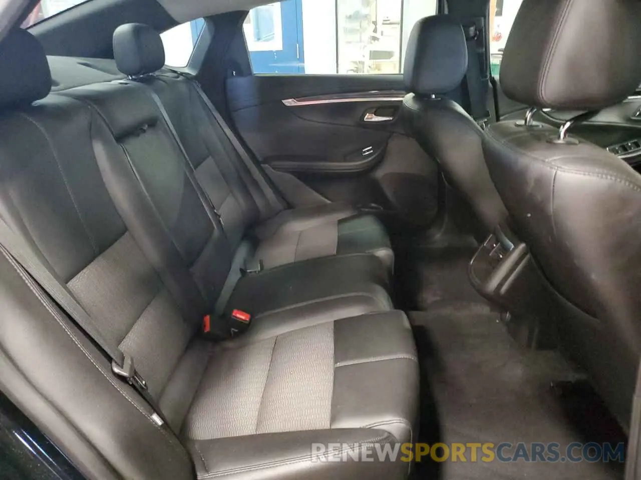 10 Photograph of a damaged car 1G11Z5SA6KU135436 CHEVROLET IMPALA 2019