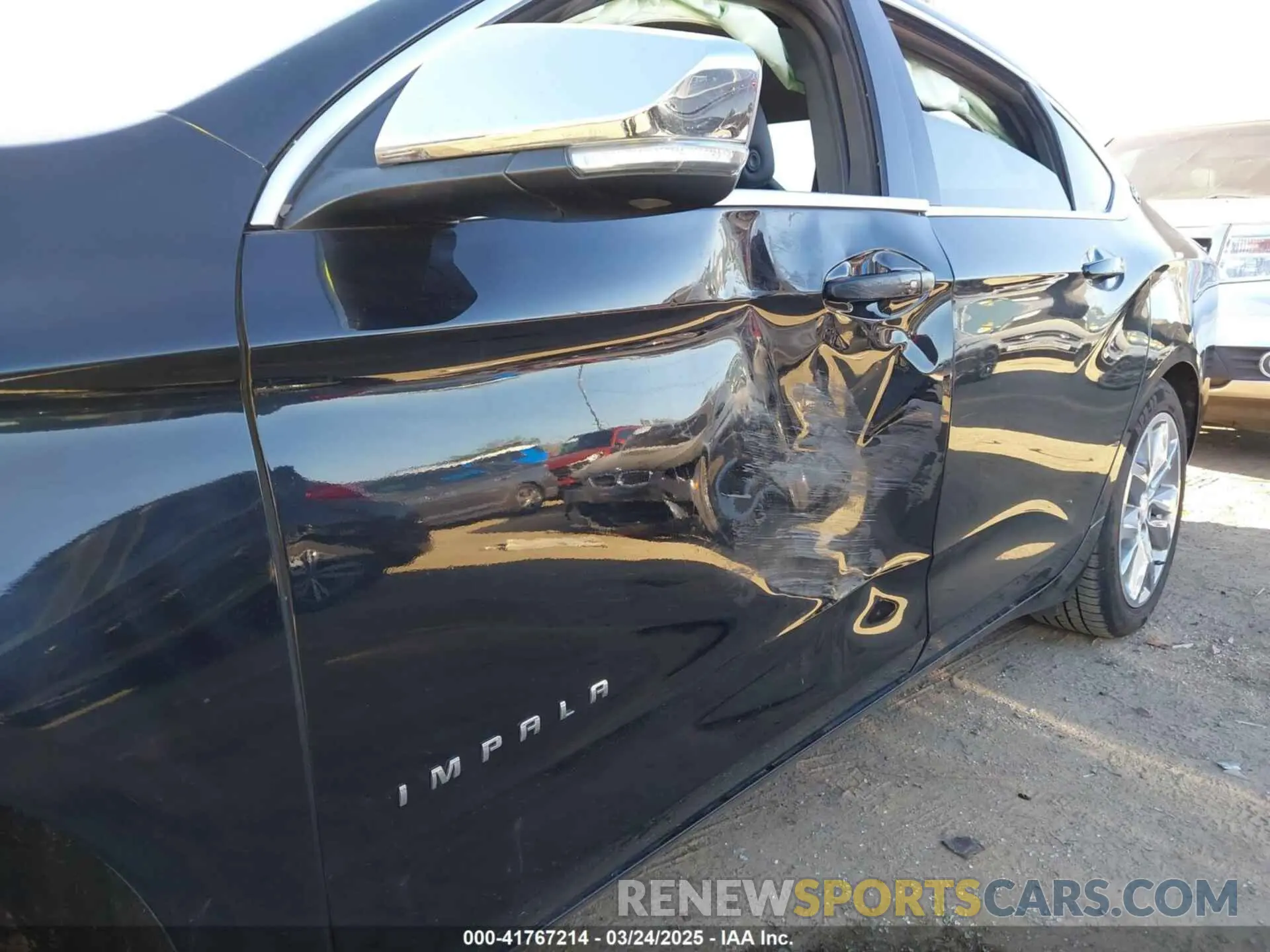 17 Photograph of a damaged car 1G11Z5SA7KU113087 CHEVROLET IMPALA 2019