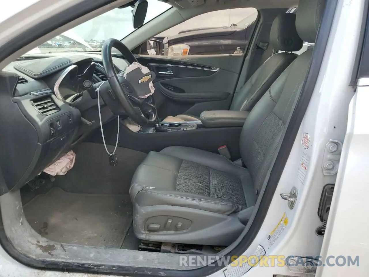 7 Photograph of a damaged car 1G11Z5SA8KU117410 CHEVROLET IMPALA 2019