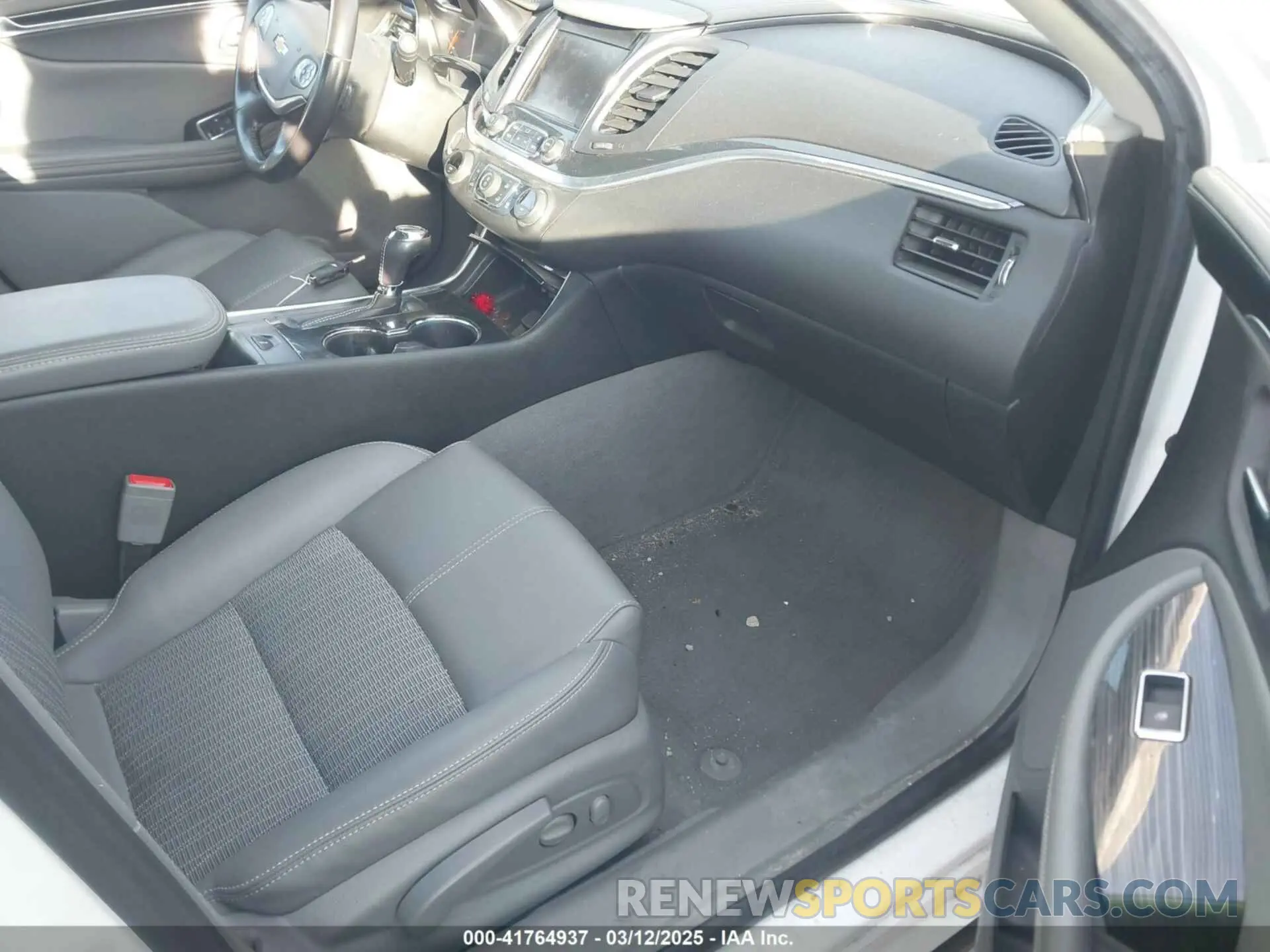 5 Photograph of a damaged car 1G11Z5SA8KU137852 CHEVROLET IMPALA 2019