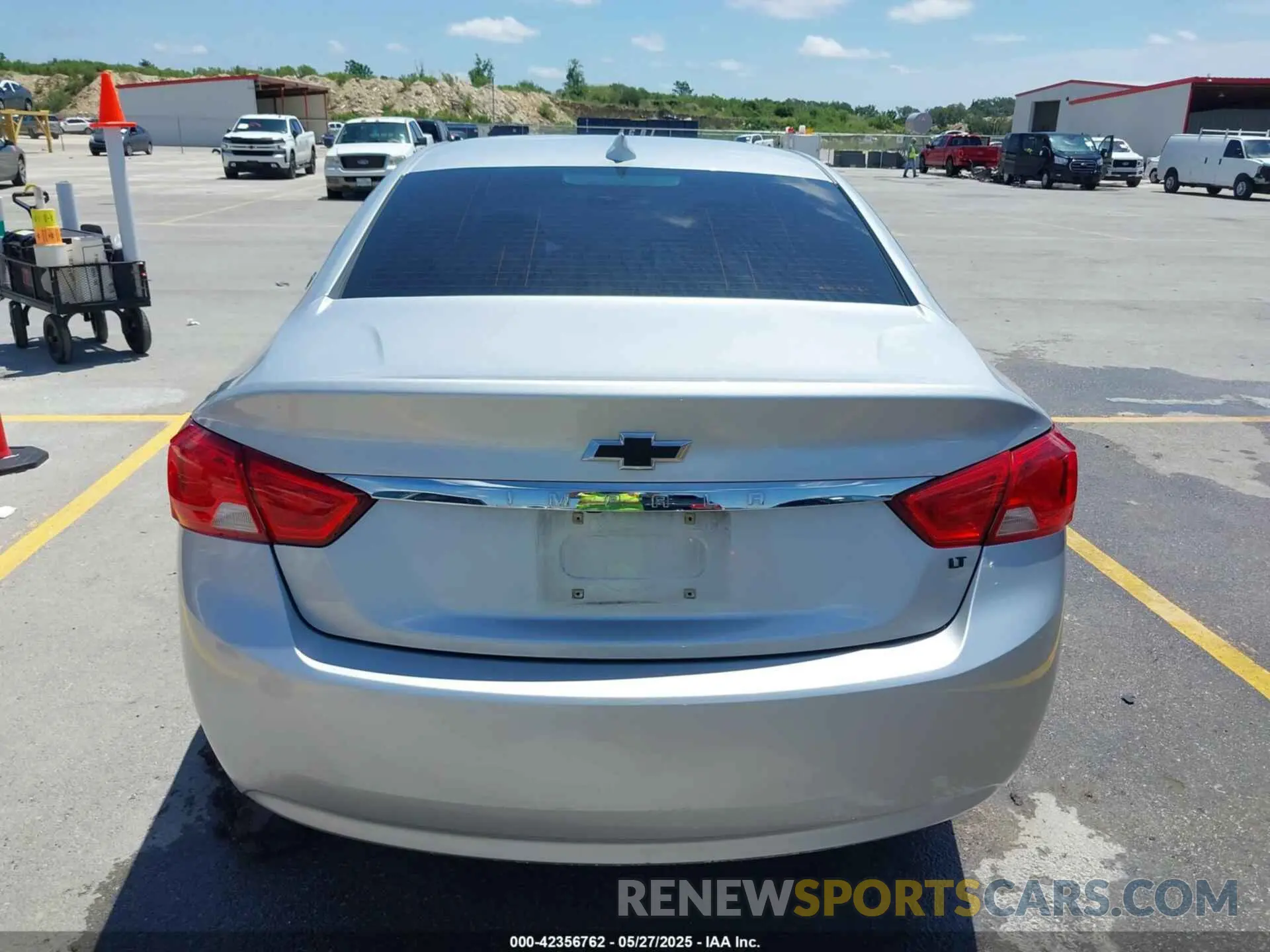 17 Photograph of a damaged car 1G11Z5SA9KU132174 CHEVROLET IMPALA 2019