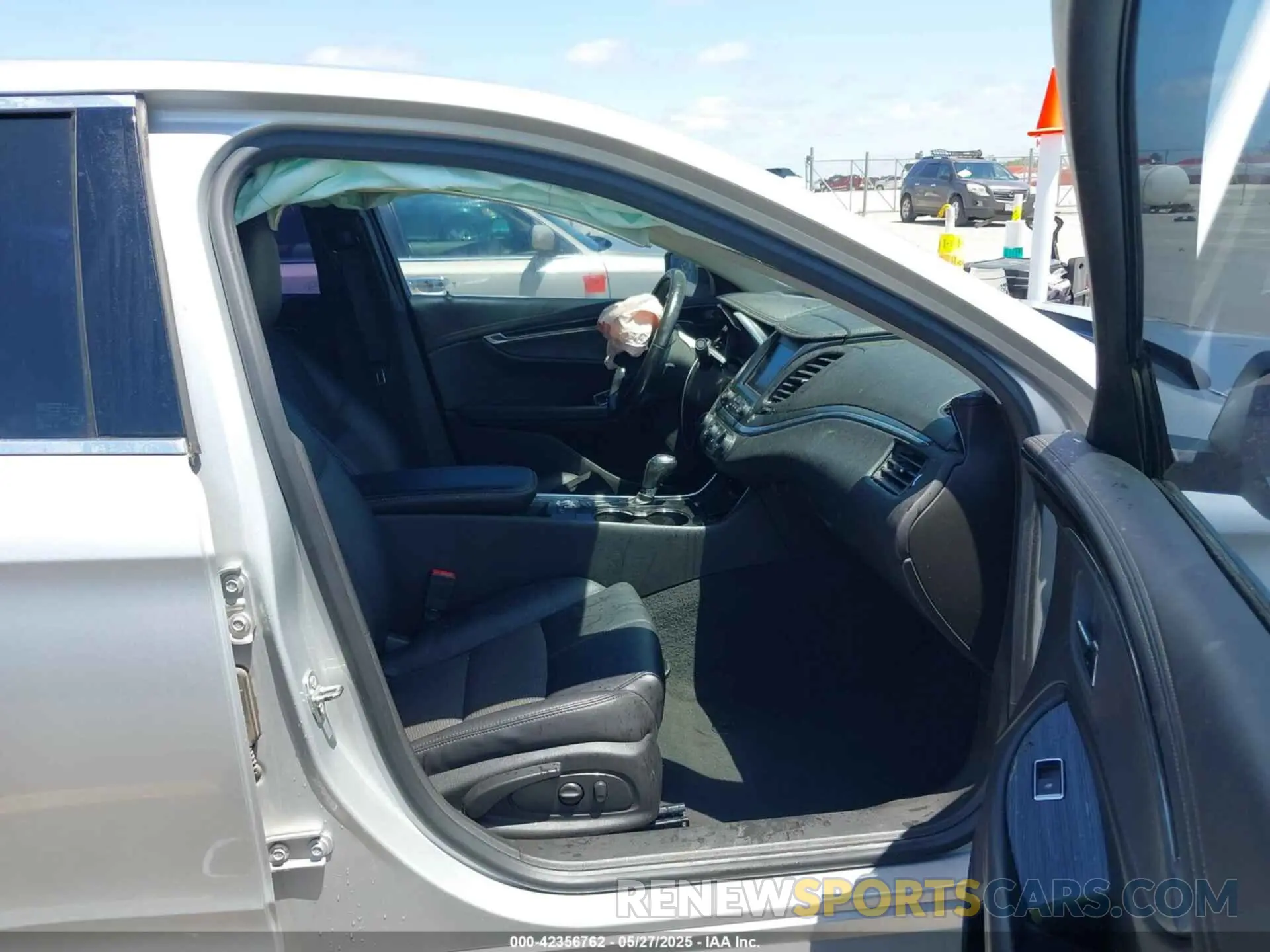 5 Photograph of a damaged car 1G11Z5SA9KU132174 CHEVROLET IMPALA 2019