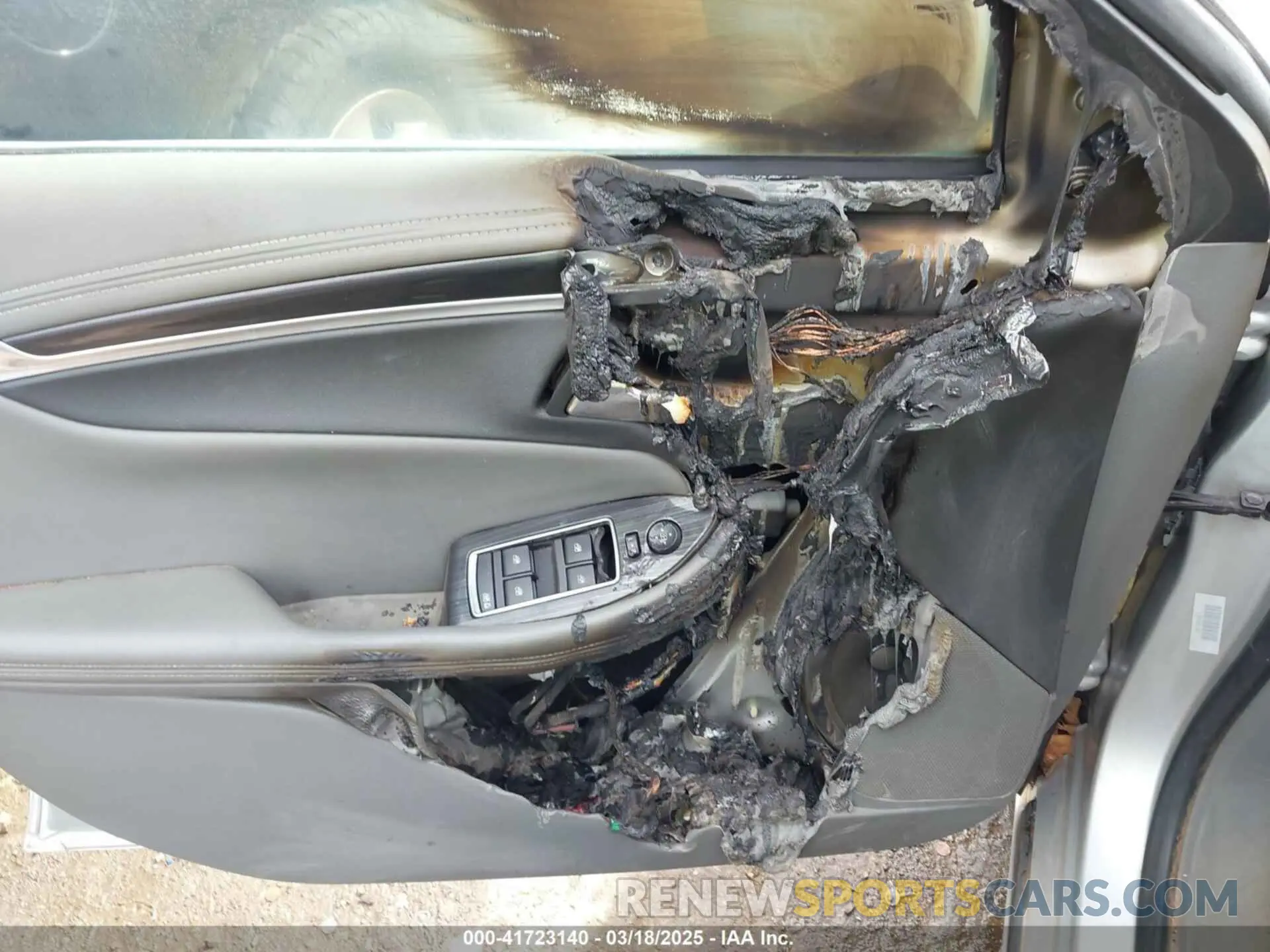 6 Photograph of a damaged car 1G11Z5SA9KU137892 CHEVROLET IMPALA 2019