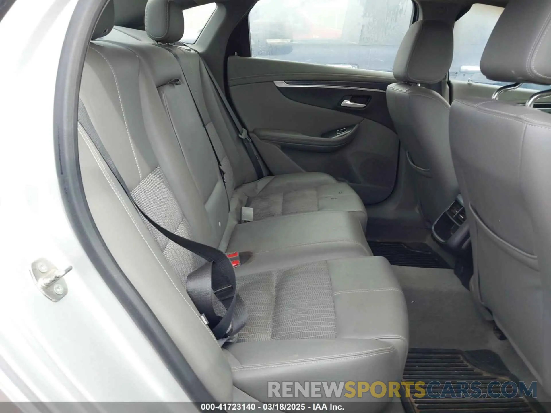 8 Photograph of a damaged car 1G11Z5SA9KU137892 CHEVROLET IMPALA 2019