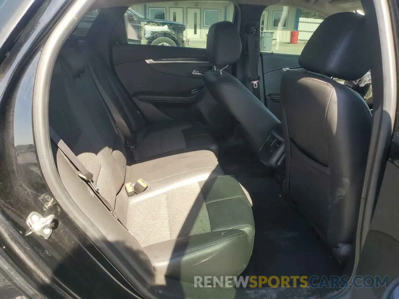 10 Photograph of a damaged car 1G11Z5SA9KU138864 CHEVROLET IMPALA 2019