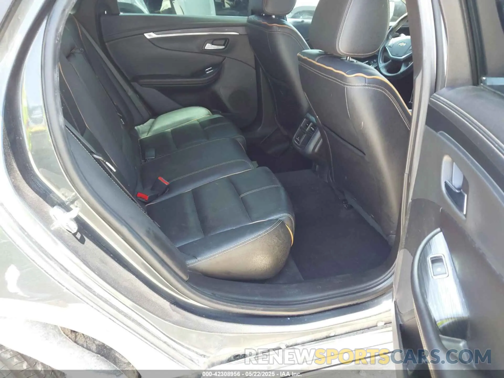 8 Photograph of a damaged car 2G1105S30K9115496 CHEVROLET IMPALA 2019
