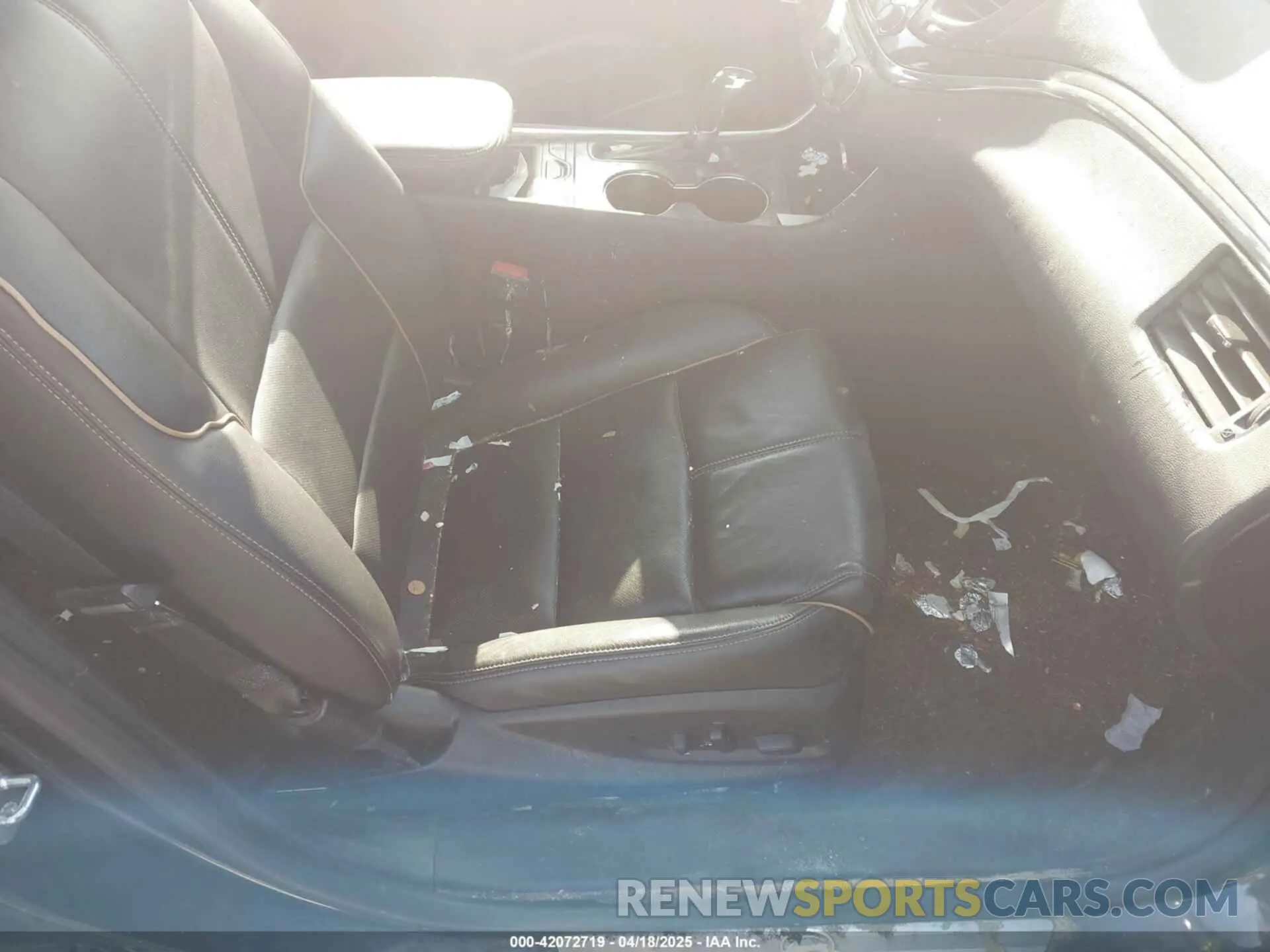 5 Photograph of a damaged car 2G1105S31K9158986 CHEVROLET IMPALA 2019