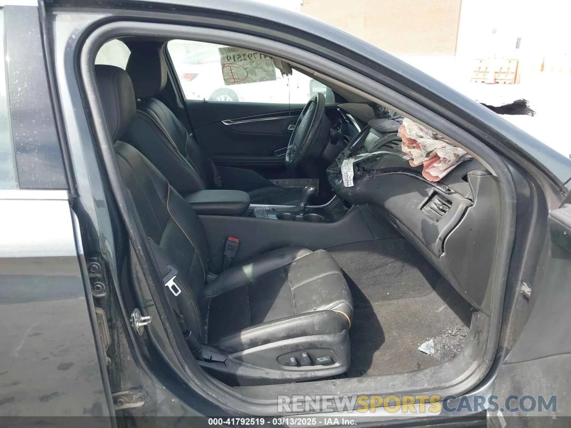 5 Photograph of a damaged car 2G1105S34K9111211 CHEVROLET IMPALA 2019