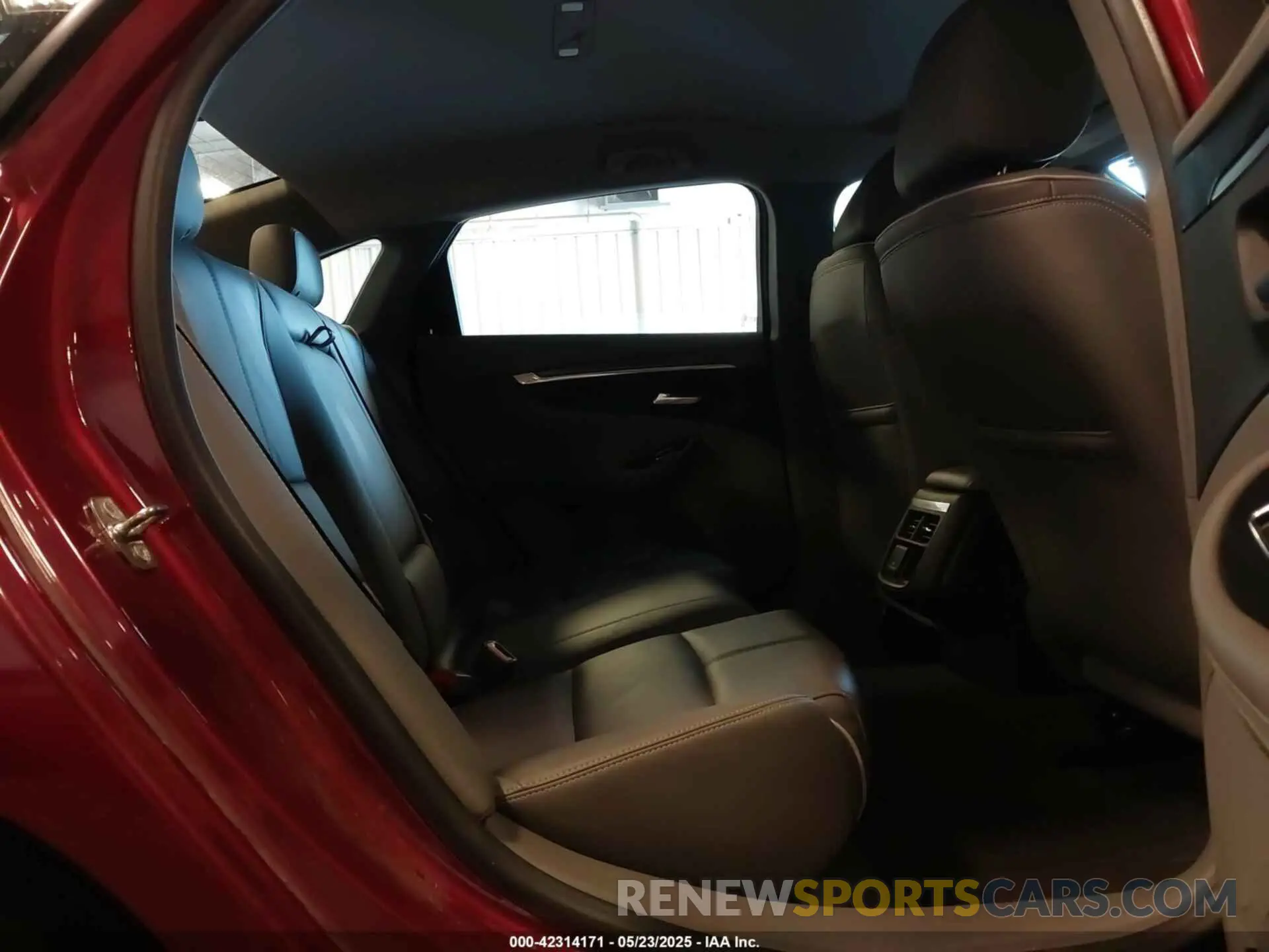 8 Photograph of a damaged car 2G1105S34K9123388 CHEVROLET IMPALA 2019